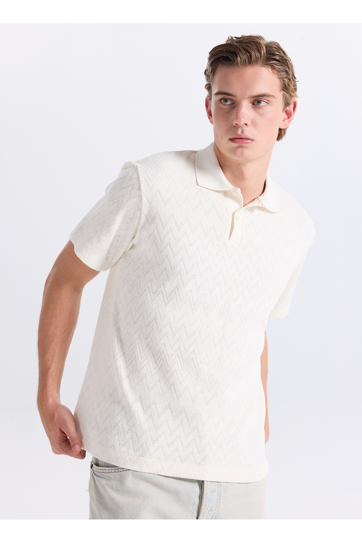 تی شرت یقه دار مردانه Ecru مدل Regular Fit طرح زیگزاگ کد 12308294 JPRBLATRENTONJACQU POLOSMU جک اند جونز پولوشرت Jack & Jones