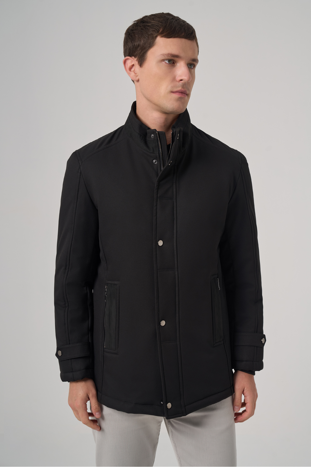 Erkek Siyah Aston Çıtçıtlı Yan Cepli Dynamic Fit Rahat Kesim Mont — مشکی 26KS024004