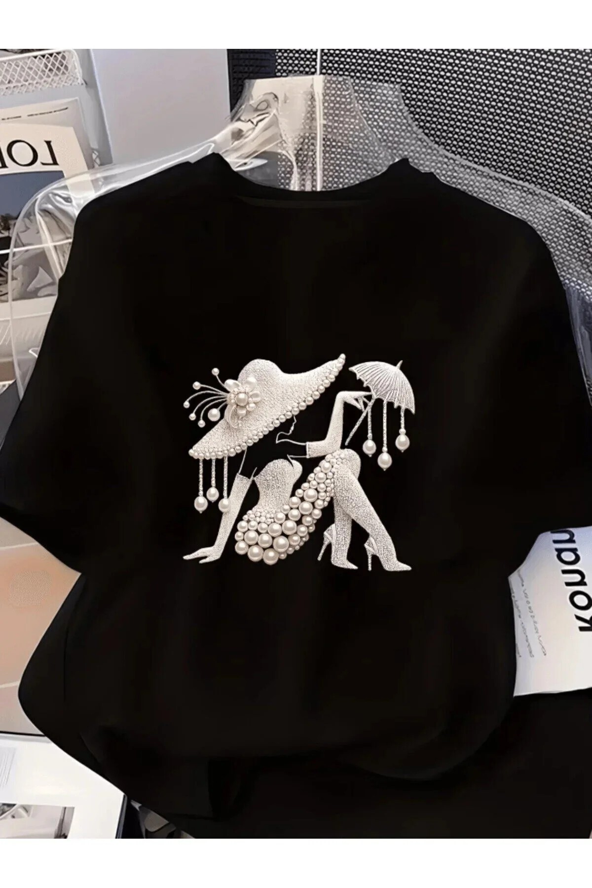 Lider Leather Štampana majica. Kratki rukav, letnja i prolećna ležerna majica.