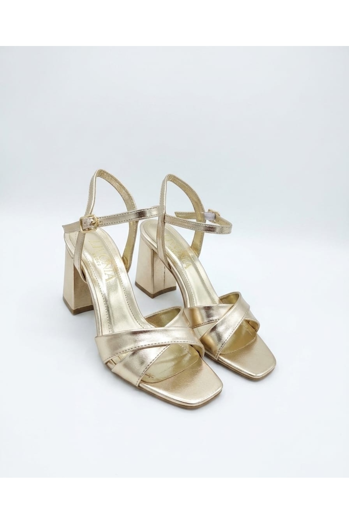 LIVONIA SHOES ALTIN METALİK ÇAPRAZ BANT 7,5 CM KALIN TOPUKLU ABİYE AYAKKABI görsel 2