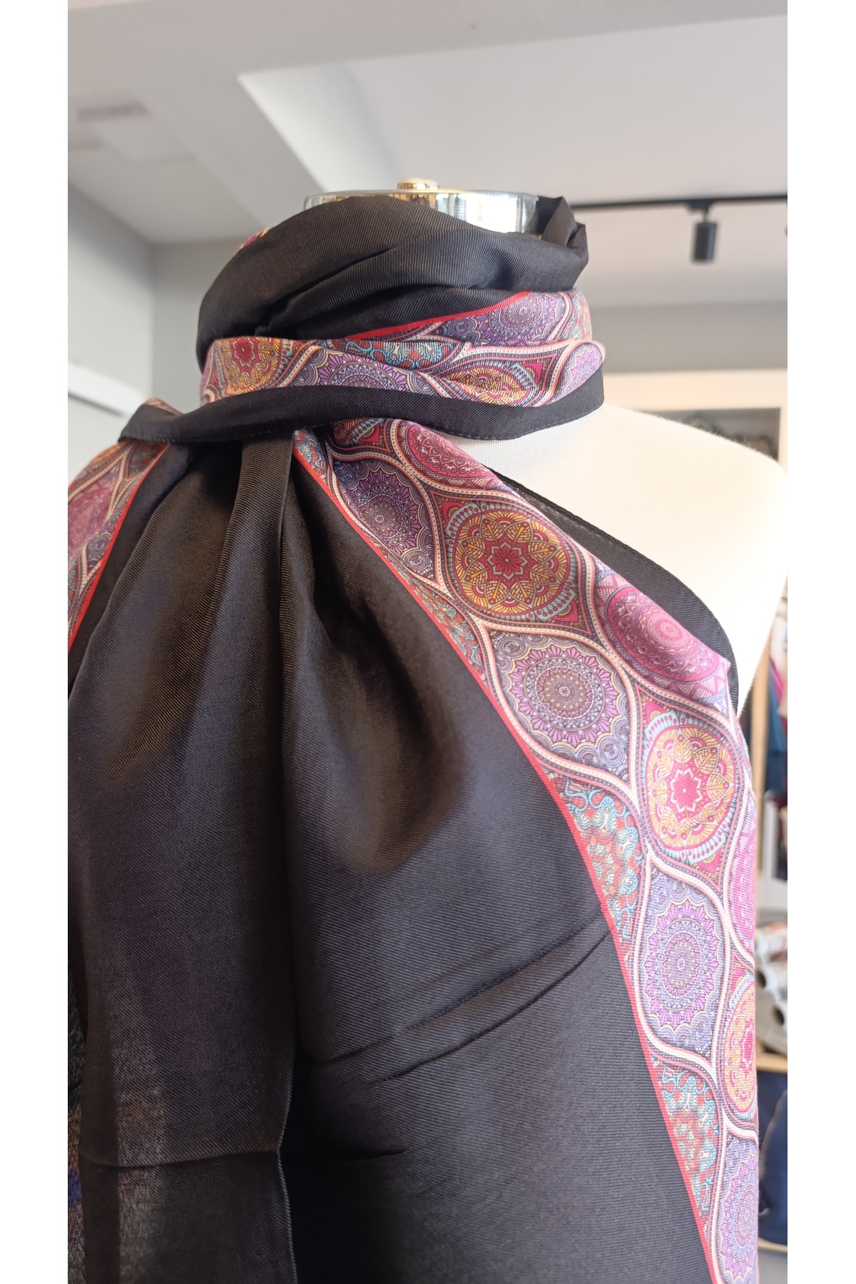 LA BOUTIQUE ÖZEL SERİ ŞAL