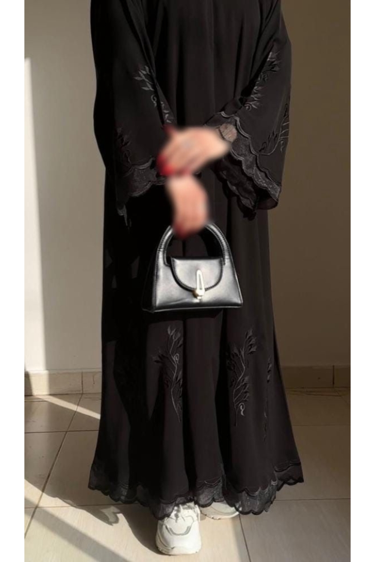Rosana عباية نسرين, عباية بلمسة النباتات الراقية