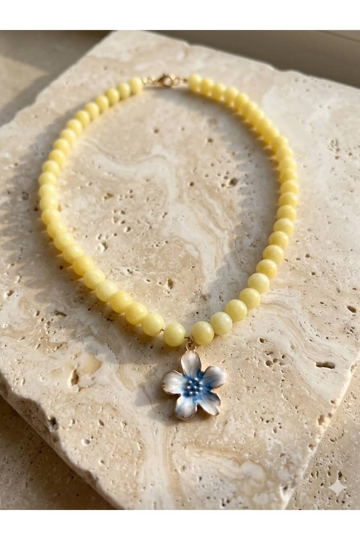 Lotus Çiçek Uçlu Sarı Yazlık Boncuk Kadın Kolye - Detay Görseli 3