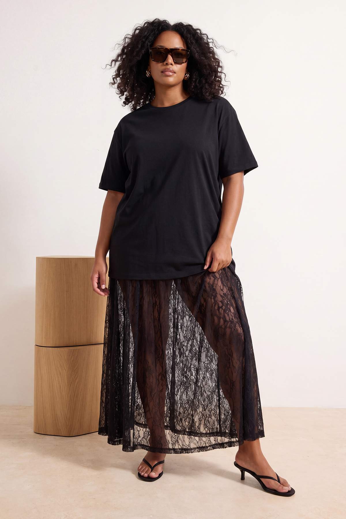 Trendyolmilla Curve Siyah Dantel Astarsız Midi Örme Büyük Beden Etek TBBSS26AZ00048