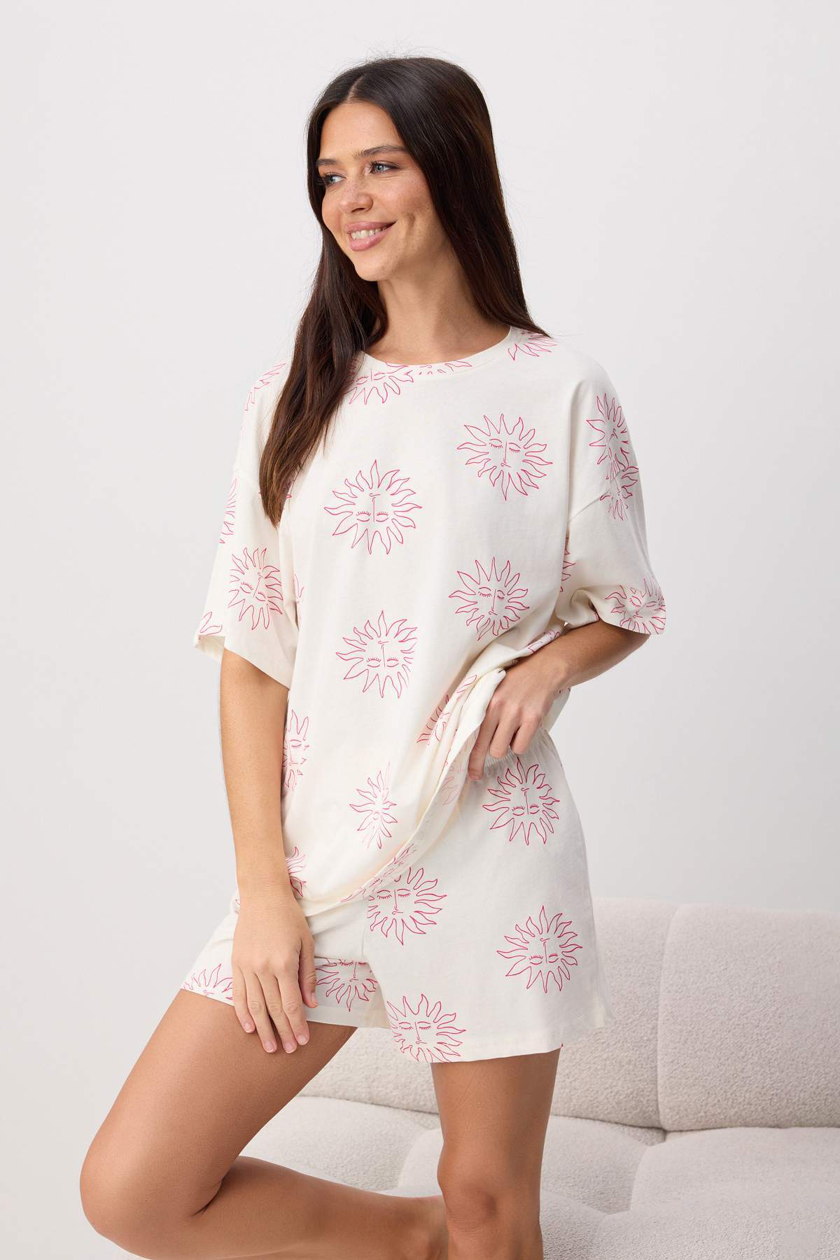 Trendyolmilla Ekru %100 Pamuklu Güneş Desenli Şortlu Örme Pijama Takımı THMSS25PT00139
