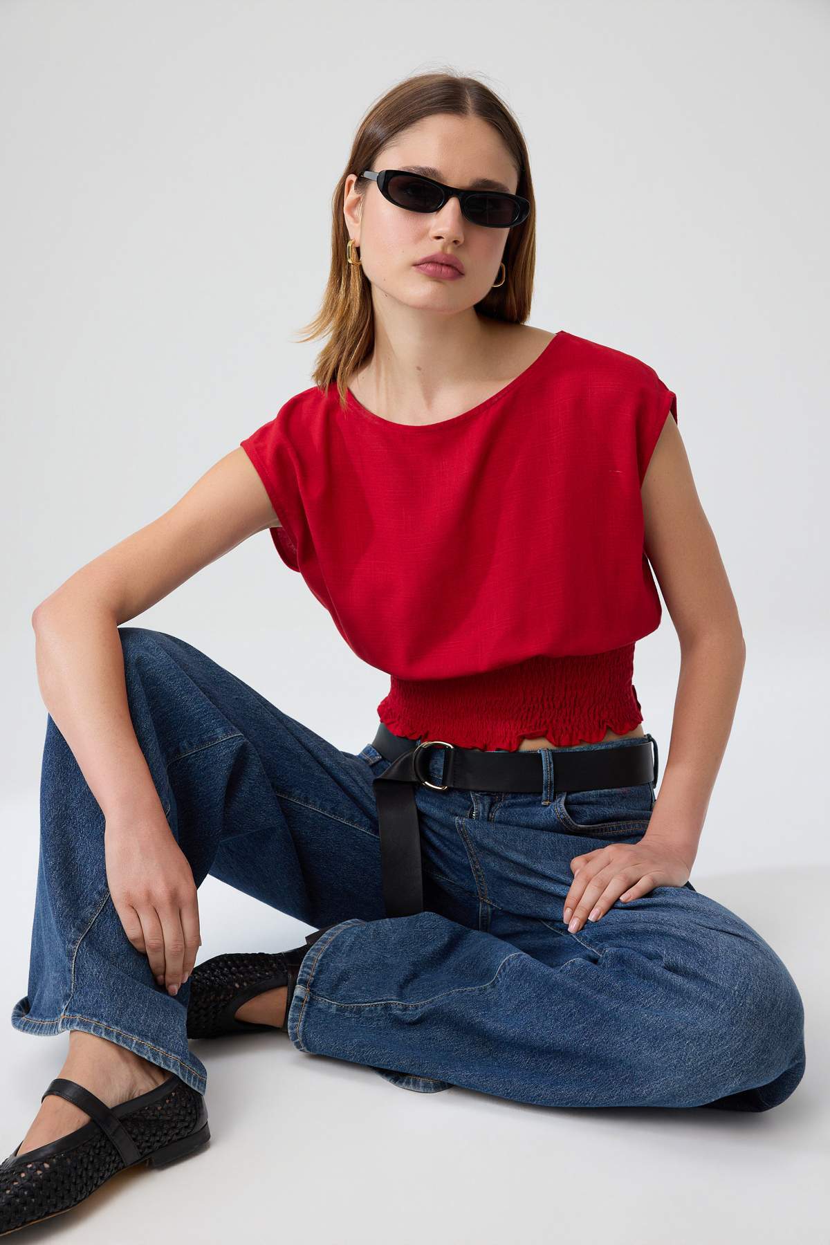 Trendyolmilla Kırmızı Gipeli Kolsuz Fitted Bluz TWOSS26BZ01012