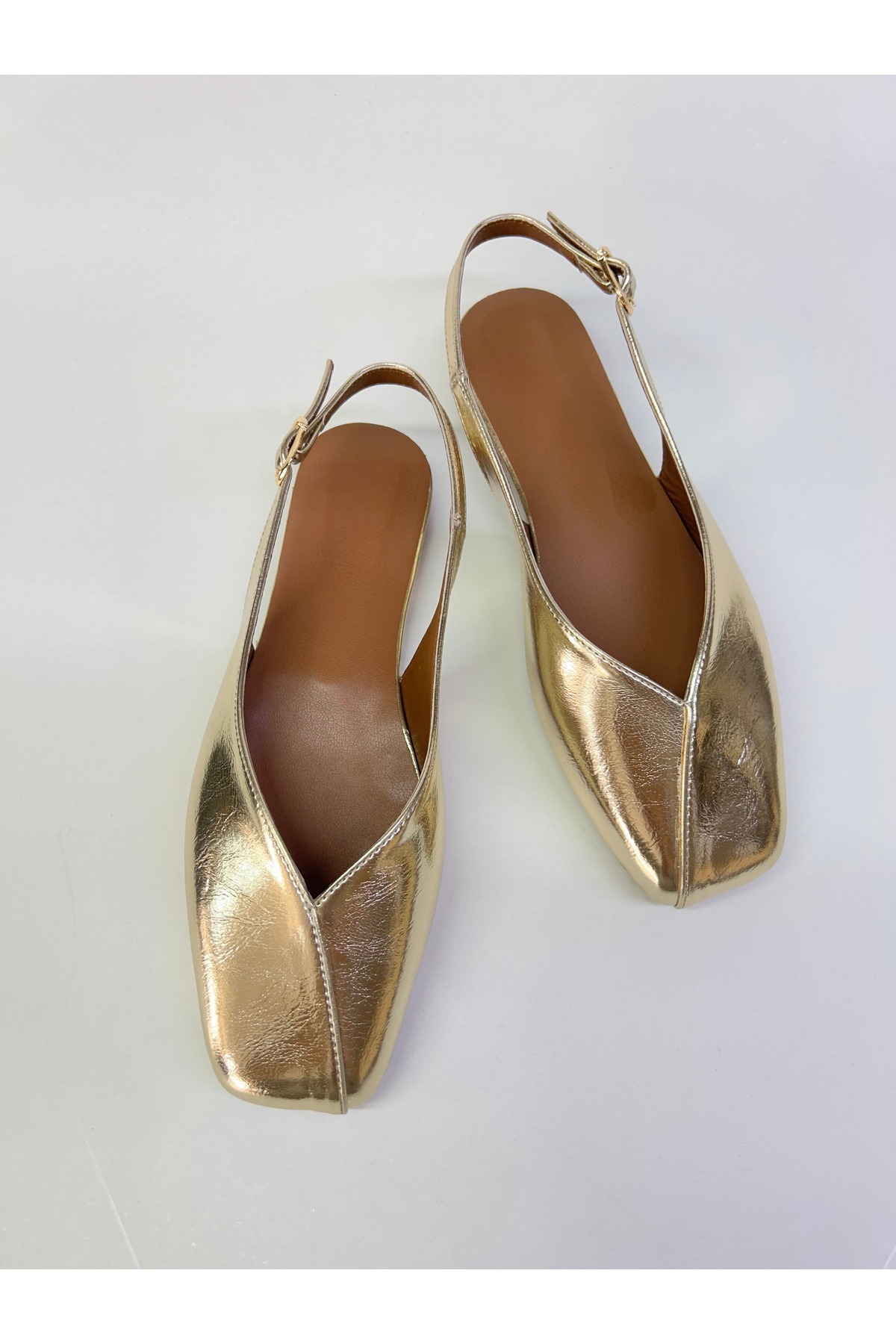 azza shoes BİANCA KADIN KARE KALIP PARLAK ARKASI AÇIK TOKA DETAYLI ZARİF ŞIK GÜNLÜK BABET görsel 6