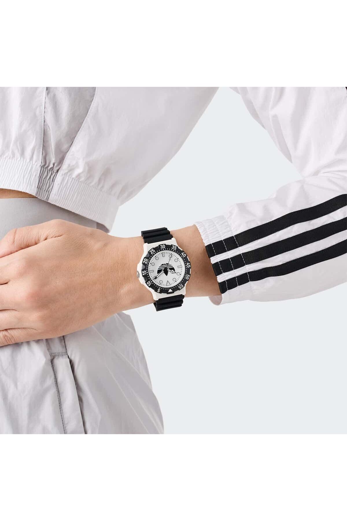 26.ap　黒としろ adidas ADAOSY25516 Kol Saati - Fiyatı, Yorumları