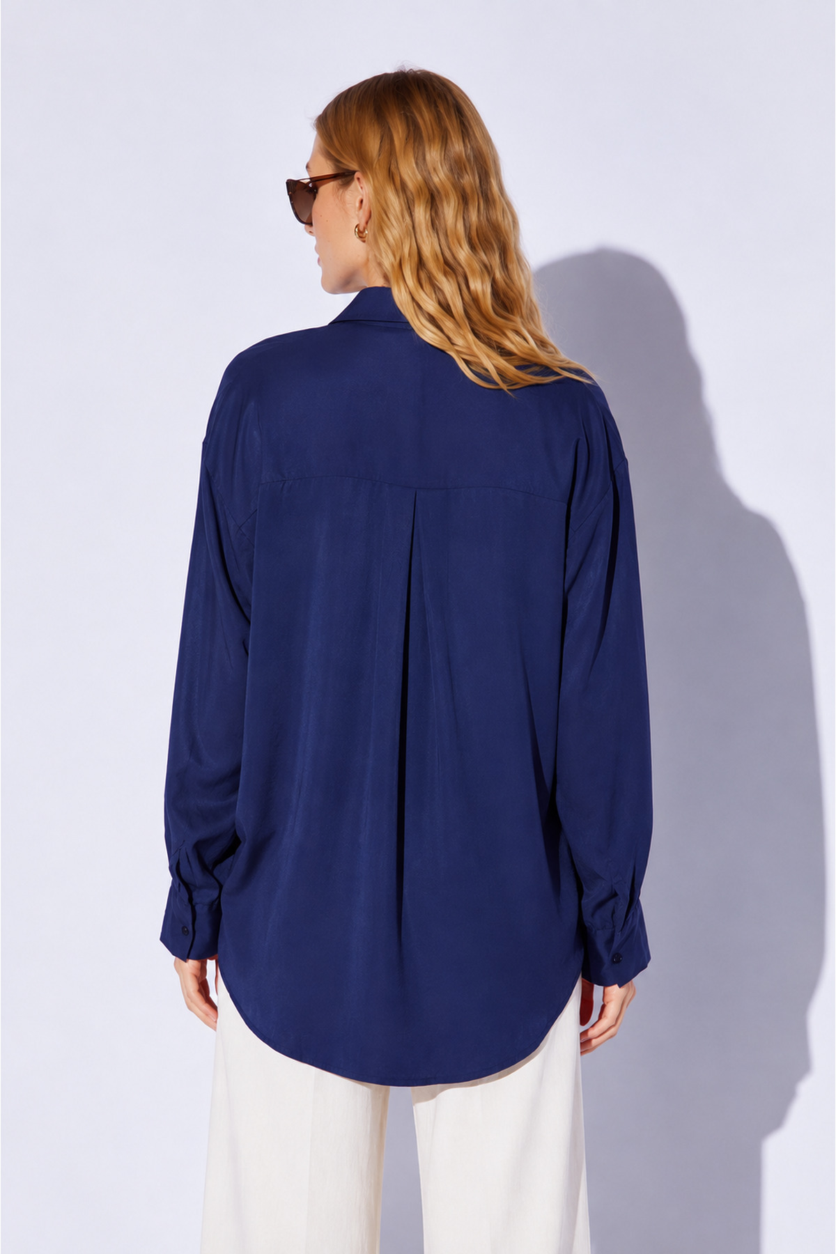 EDITION WOMAN Lacivert Modal Soft Dokulu Yumuşak Gizli Pat Detaylı Oversize Kadın Gömlek - 8262 görsel 2