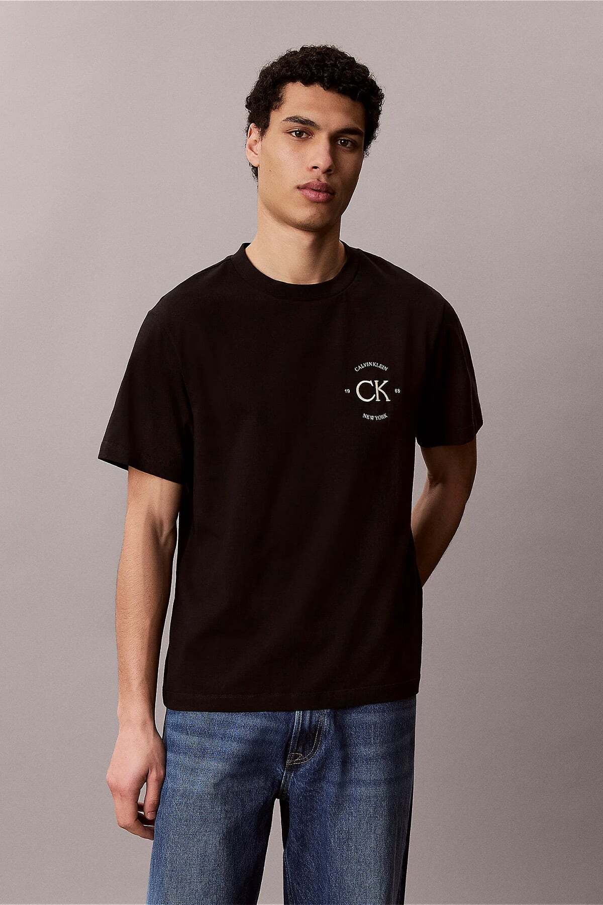تیشرتمردانهCalvin Kleinمشکی