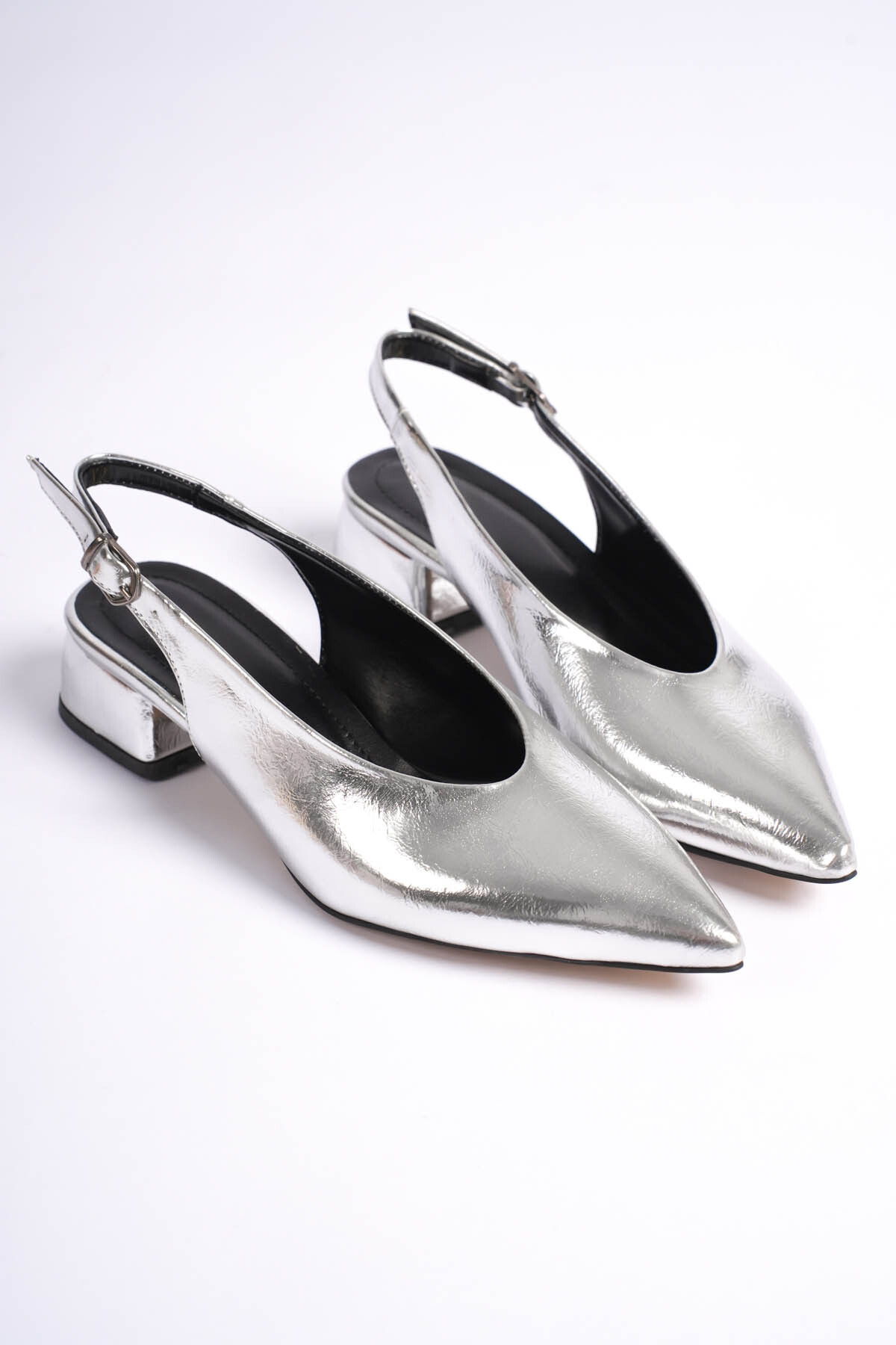 Vienna Women's Silver Wrinkle Back Open Short Heel Shoes
