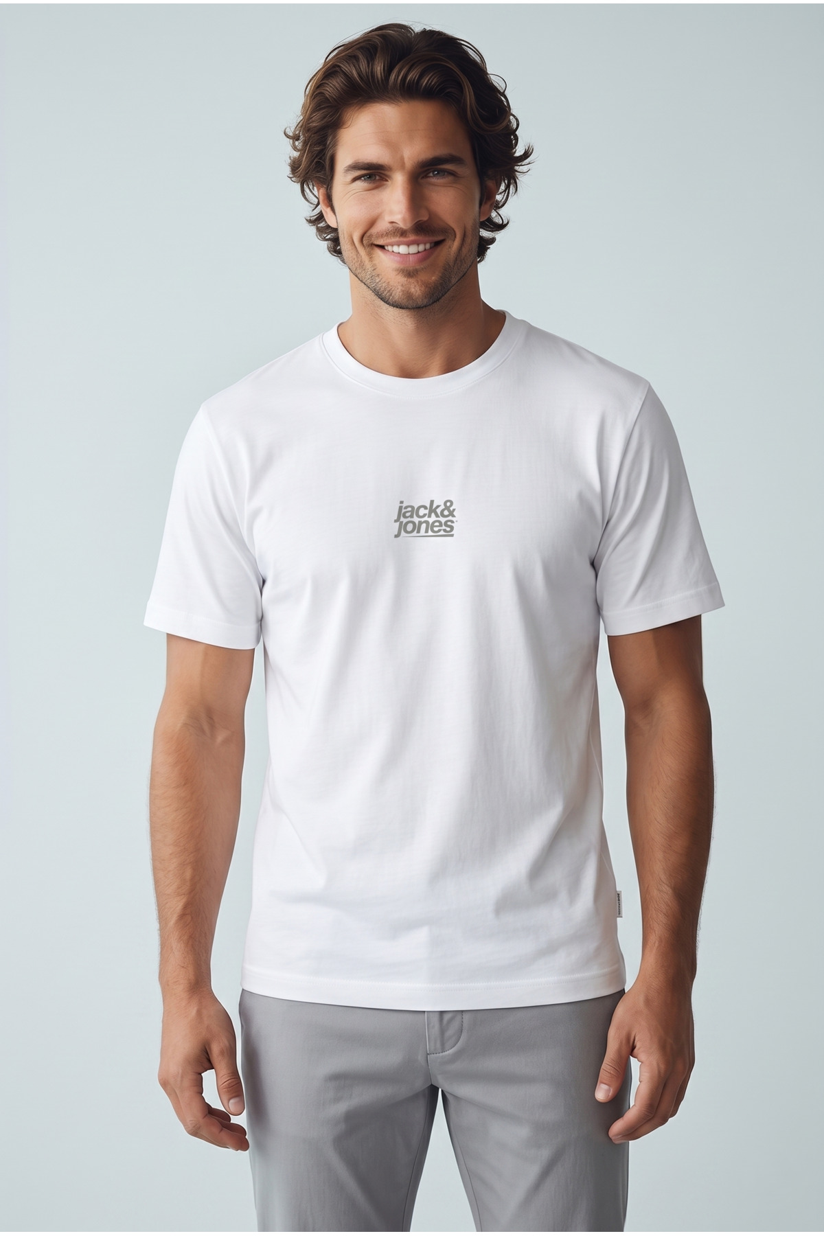 تی‌شرت مردانه یقه گرد طرح لوگو مینیمال J&J با چاپ روی سینه جک اند جونز تی شرت Jack & Jones