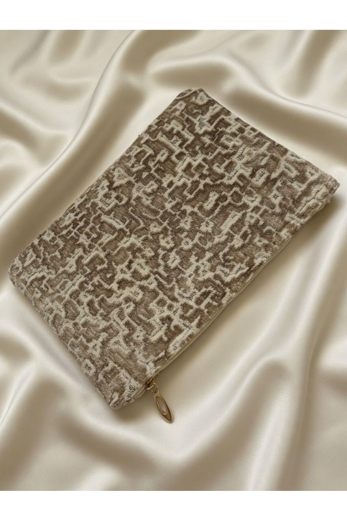 VELORİA BAG & SCARF Veloria Bag Zigzag clucth çanta DOKUMA KUMAŞ ve KORUMA PEDİ içeren İpad tablet taşıma çantası 18x 26 cm iç kapasite görsel 2