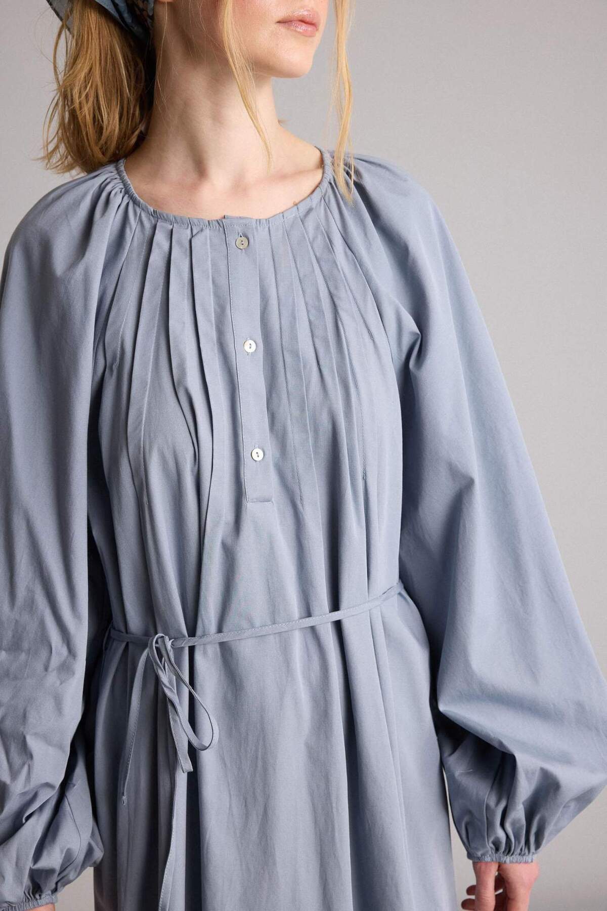 DeFacto %100 Pamuk Manuka x Regular Fit Bisiklet Yaka Poplin Uzun Kollu Maxi Elbise H5577AX26SM görsel 6