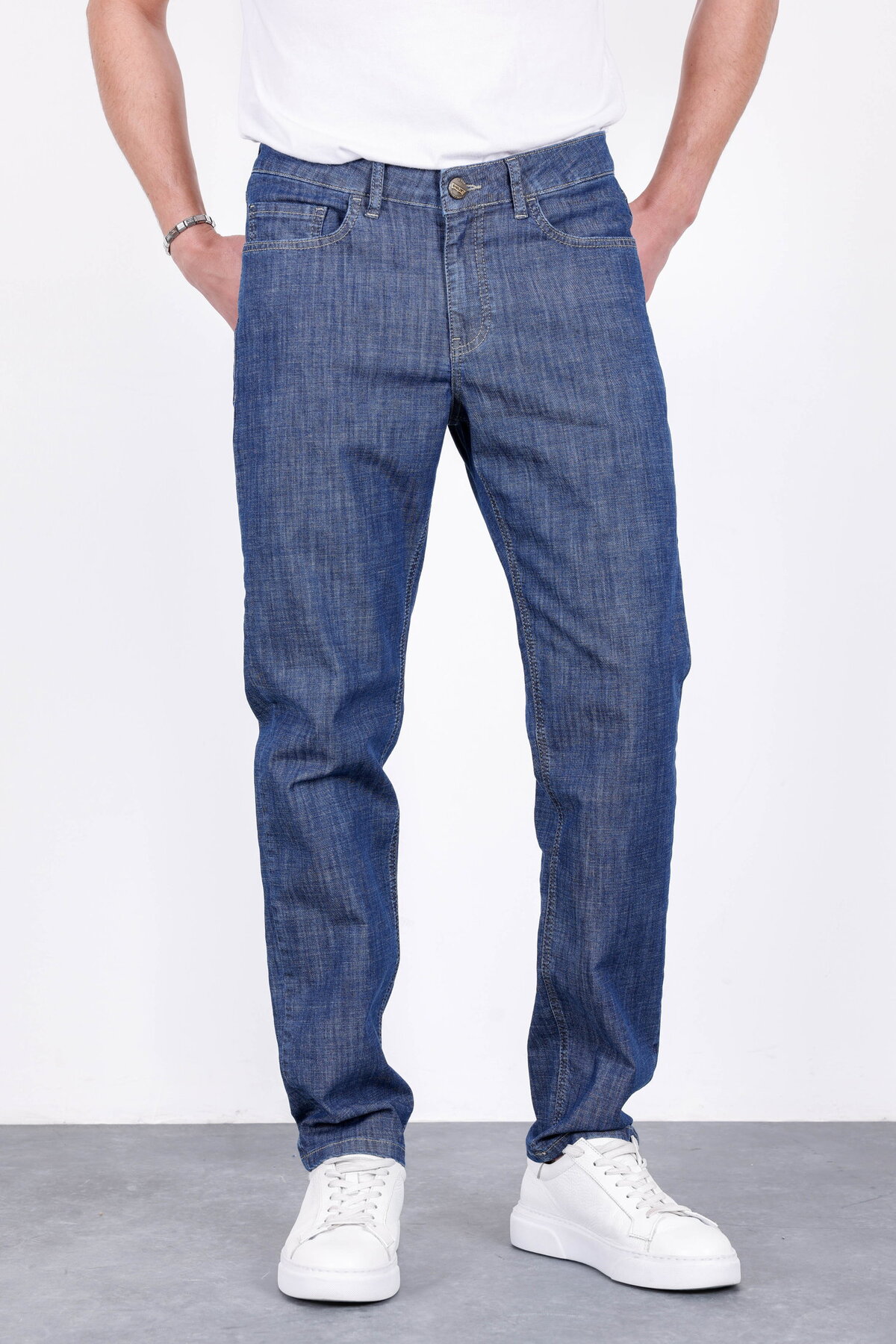 Men's Summer Dark Blue Thin Fabric Regular Fit Pipe Leg Flexible Lycra Jeans HLTHE001968