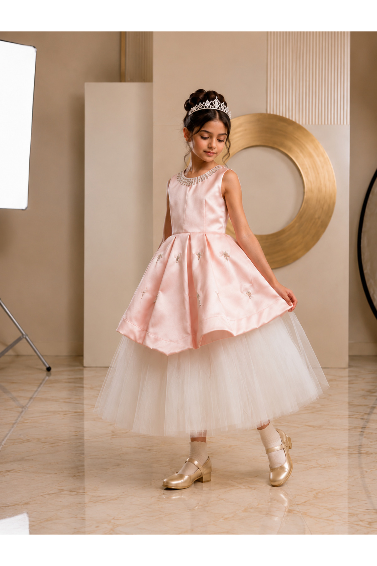 فستان بناتي سهرة فاخر باللون الوردي والأبيض - قماش ساتان وتول مزين بخرز (Girls' Elegant Satin & Tull
