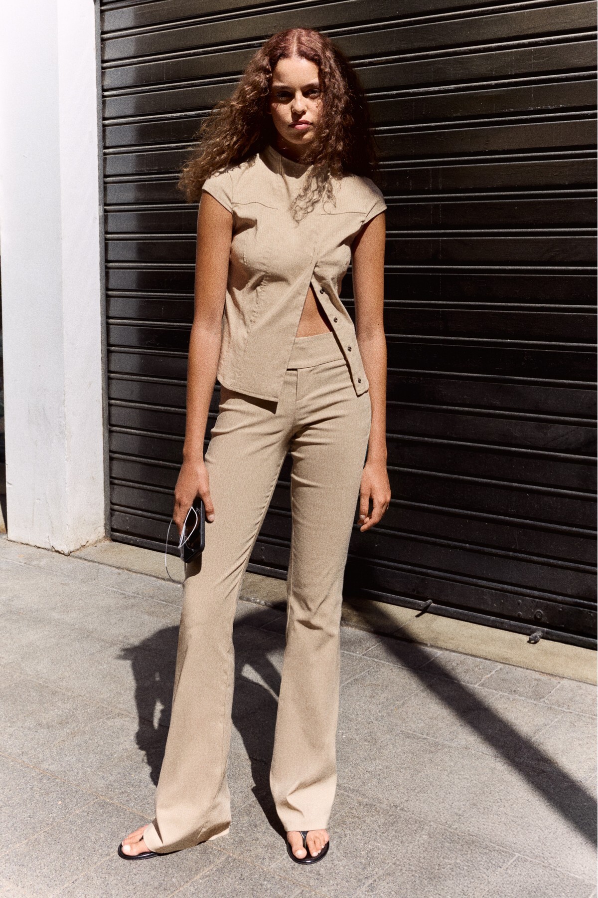 Bershka Bengalin kumaş flare fit pantolon