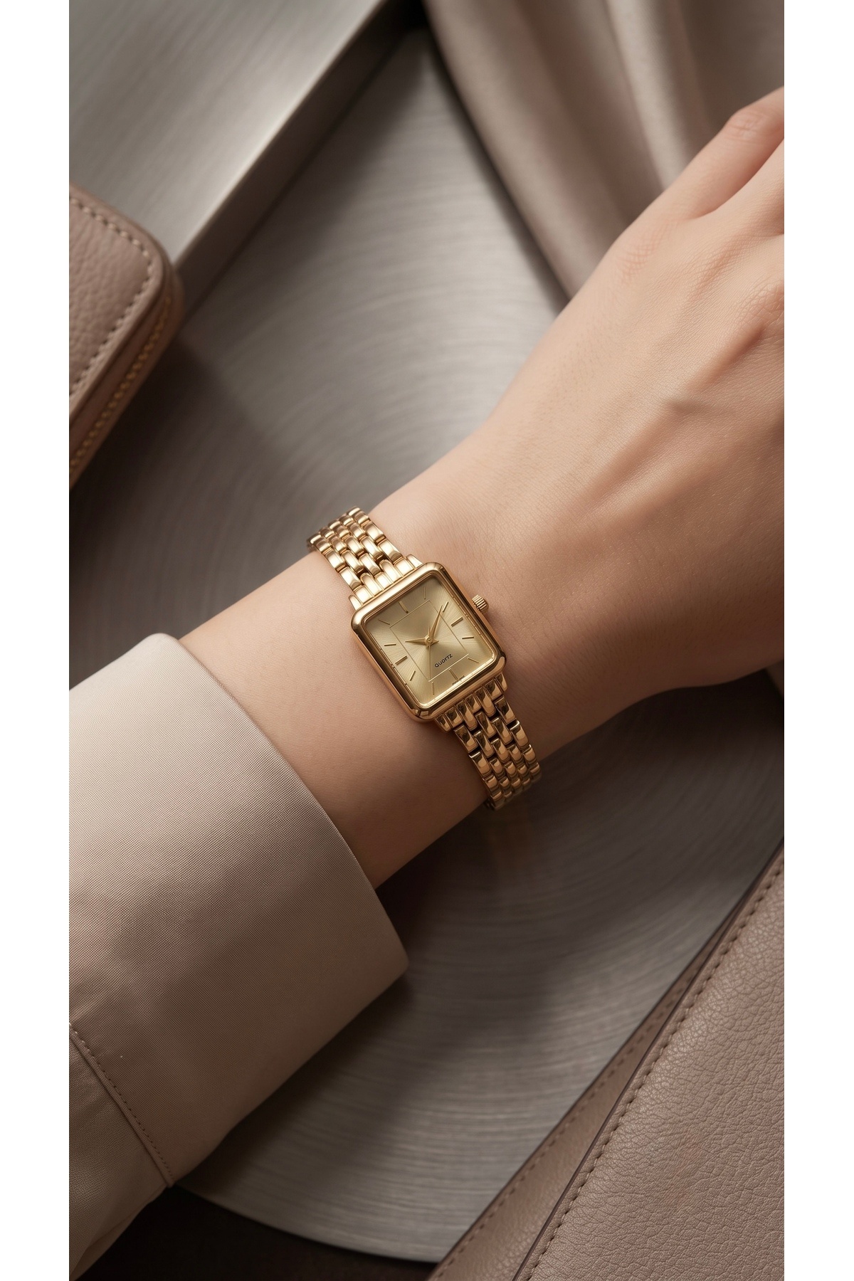 KLISHE Vintage Kadın Saat Gold Renk Dikdörtgen Kasa Çelik Saat Old Money Zarif Lüks Kadın Kol Saati | Premium Çelik Kordon | Limited Edition 2026 görsel 3