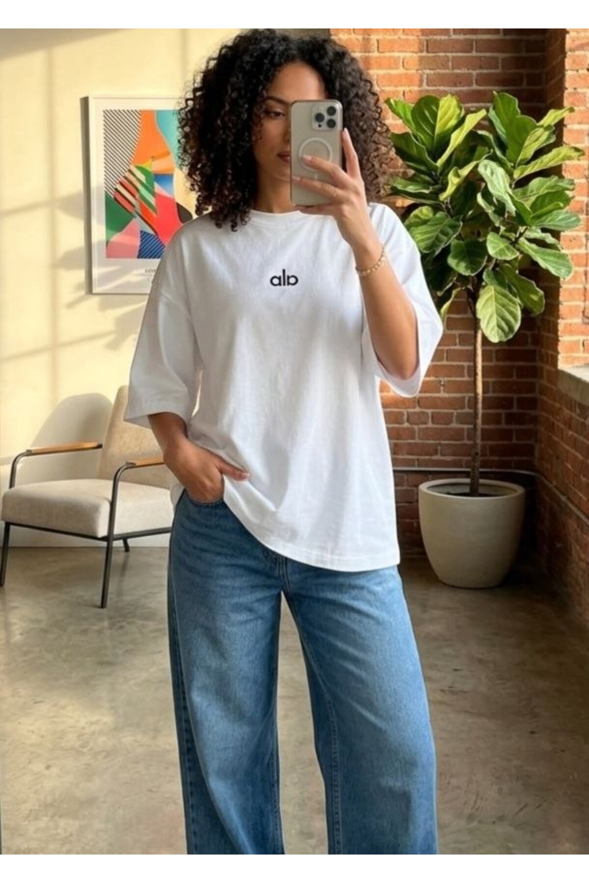 ELAN WEAR 100% Cotton Oversize Unisex T-Shirt. Suitable for Both Women and Men. It Offers All-Day Comfort with Its Soft Texture and Comfortable Fit.