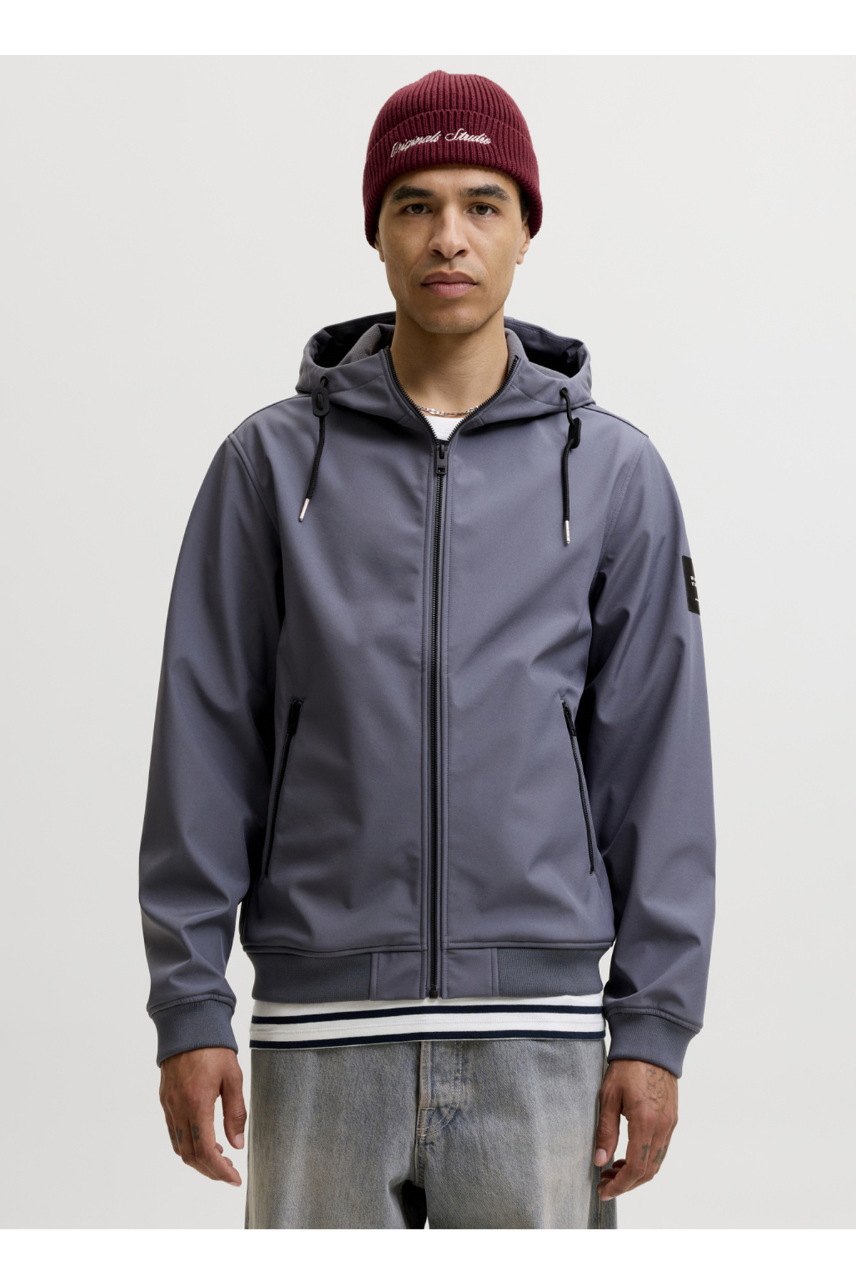 کاپشن مردانه خاکستری طرح لوگو کد ۱۲۲۳۶۳۰۰ کلاه نرم JJEBASIC جک اند جونز کاپشن Jack & Jones