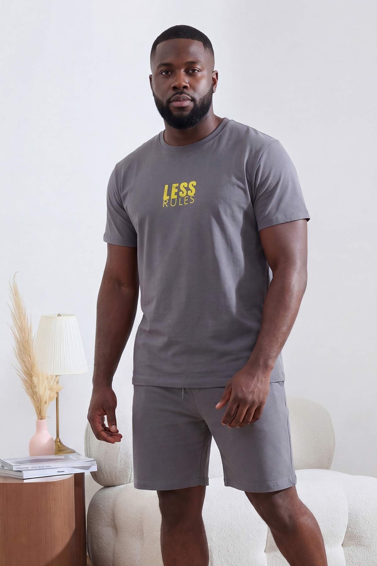 Trendyolmilla Man Büyük Beden Koyu Gri Regular Fit Baskılı Örme Pamuklu Şortlu Pijama Takımı TMNSS26AI00014