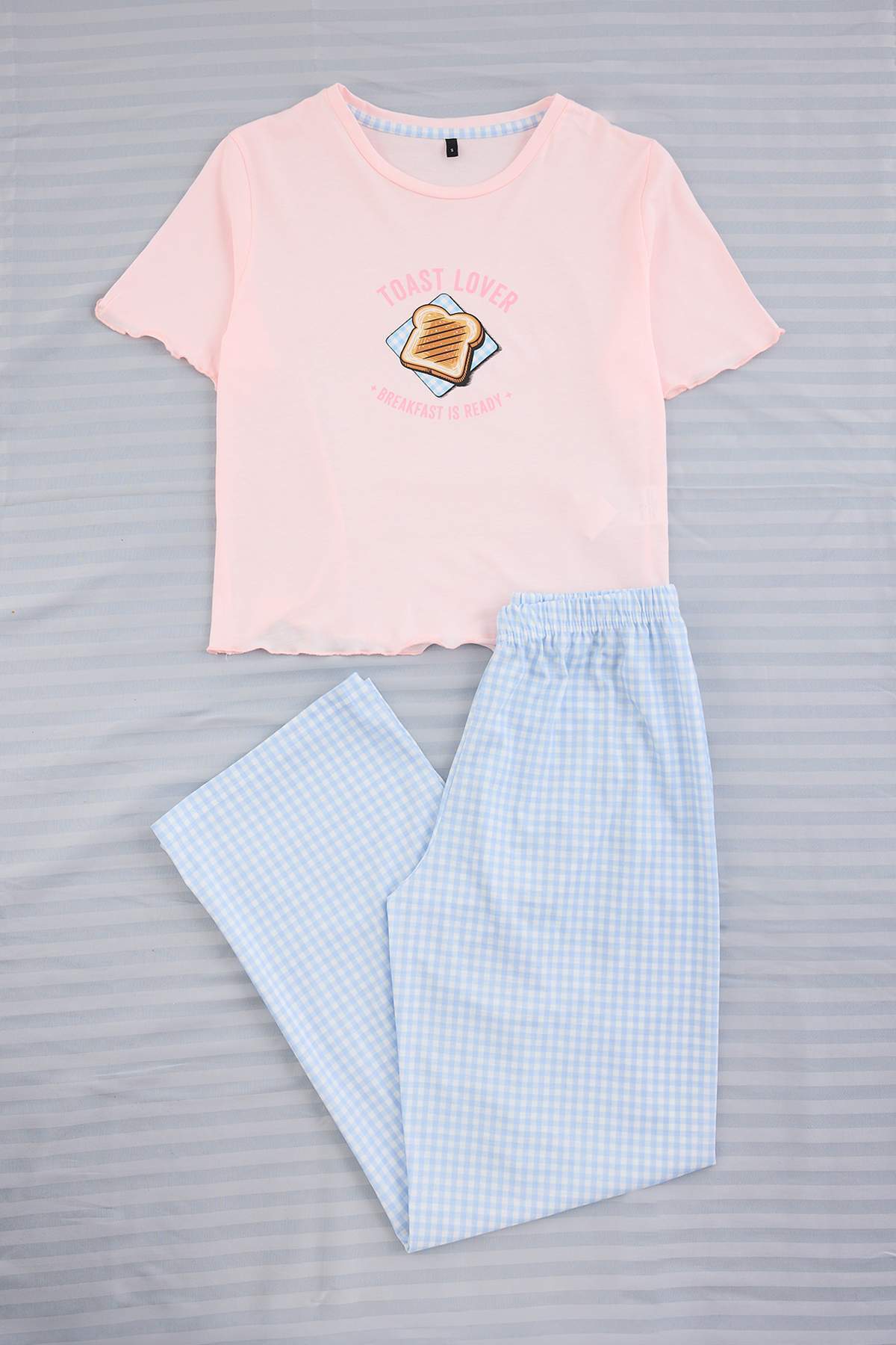 Trendyolmilla Pembe-Mavi Baskılı Pötikareli Örme Pijama Takımı THMAW27PT00055