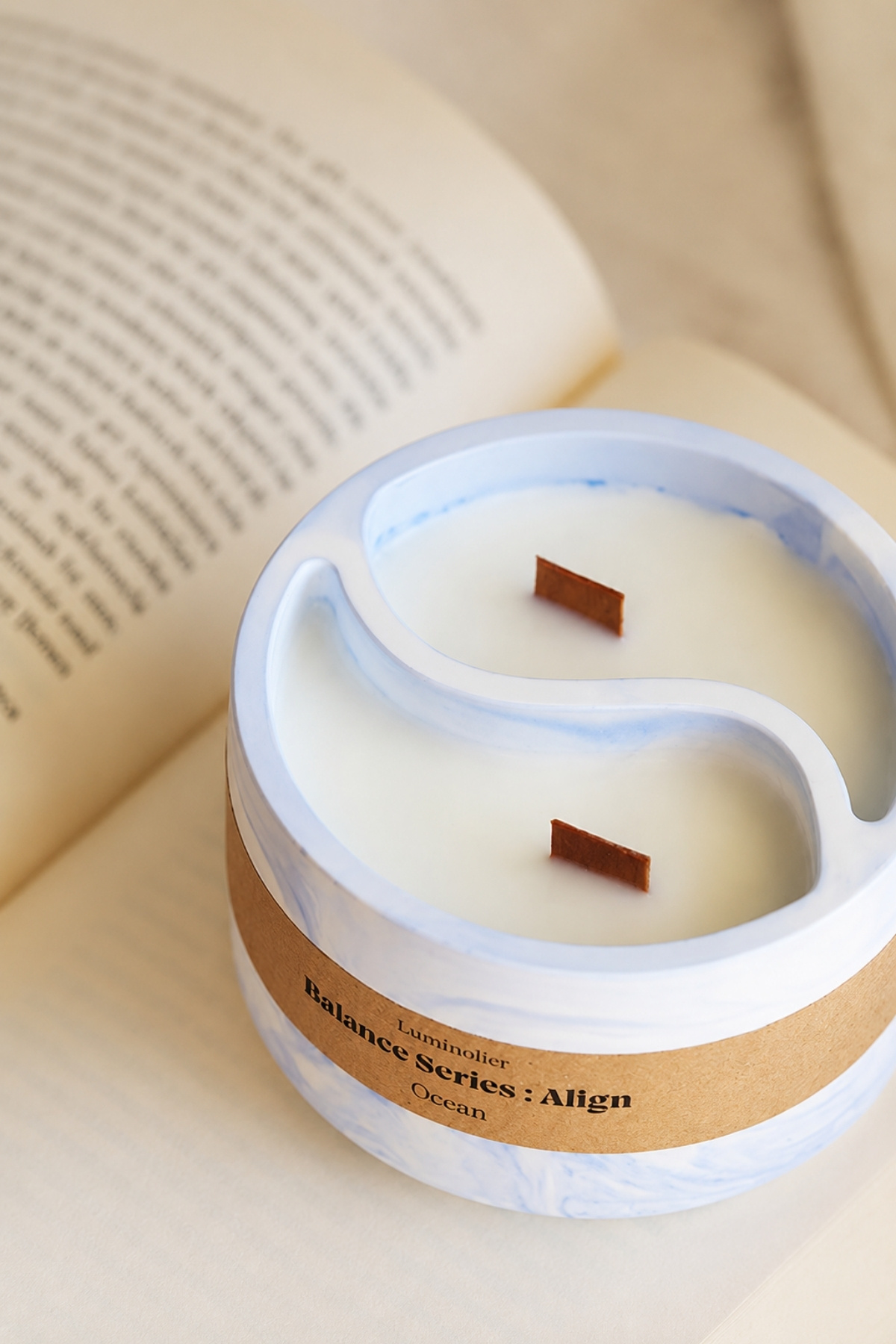 Ocean Scented Yin Yang Concrete Soy Candle – Wood Wick, 100% Natural Handmade Decorative Candle