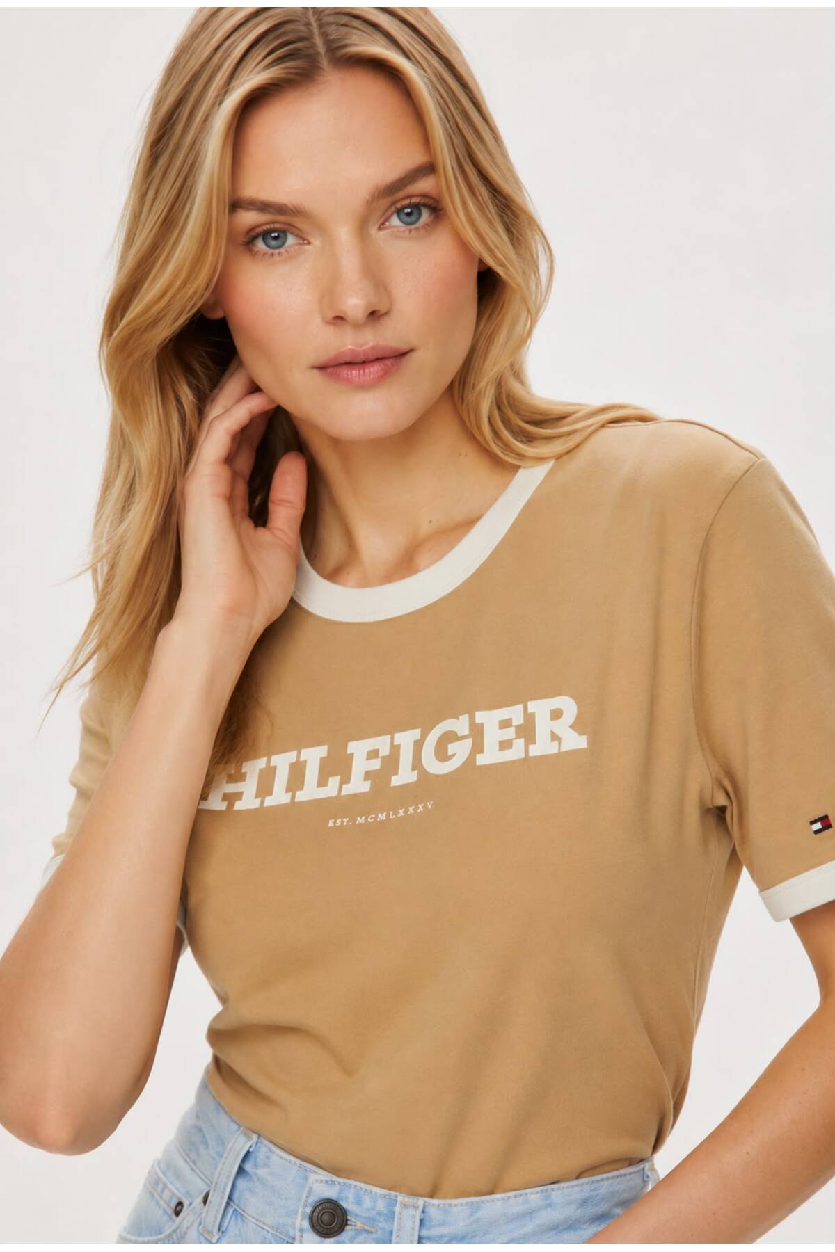 تیشرتزنانهTommy Hilfigerبژ