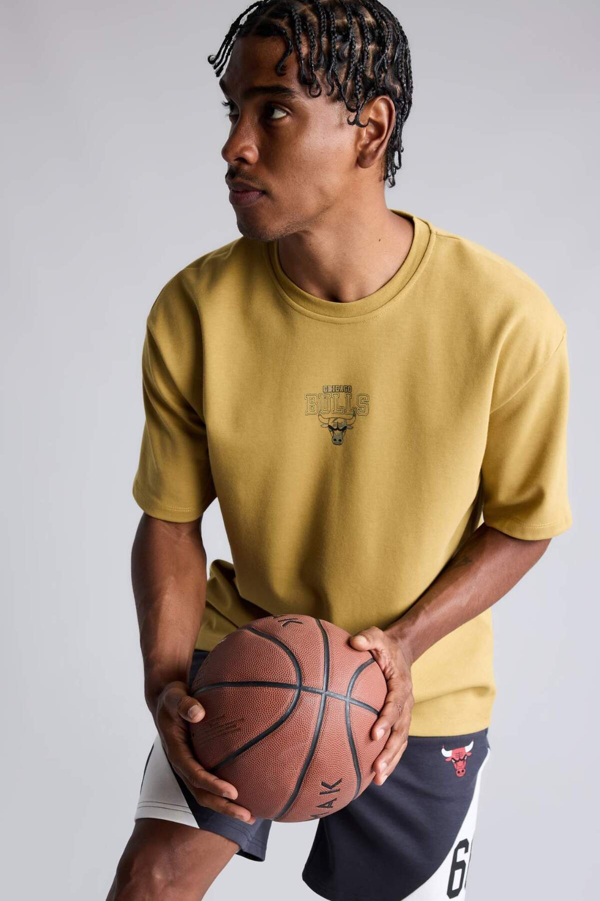 Defacto Nba Chicago Bulls Licensed Oversized Crew Neck Short Sleeve Light Khaki T-Shirt E0347Ax25Sp