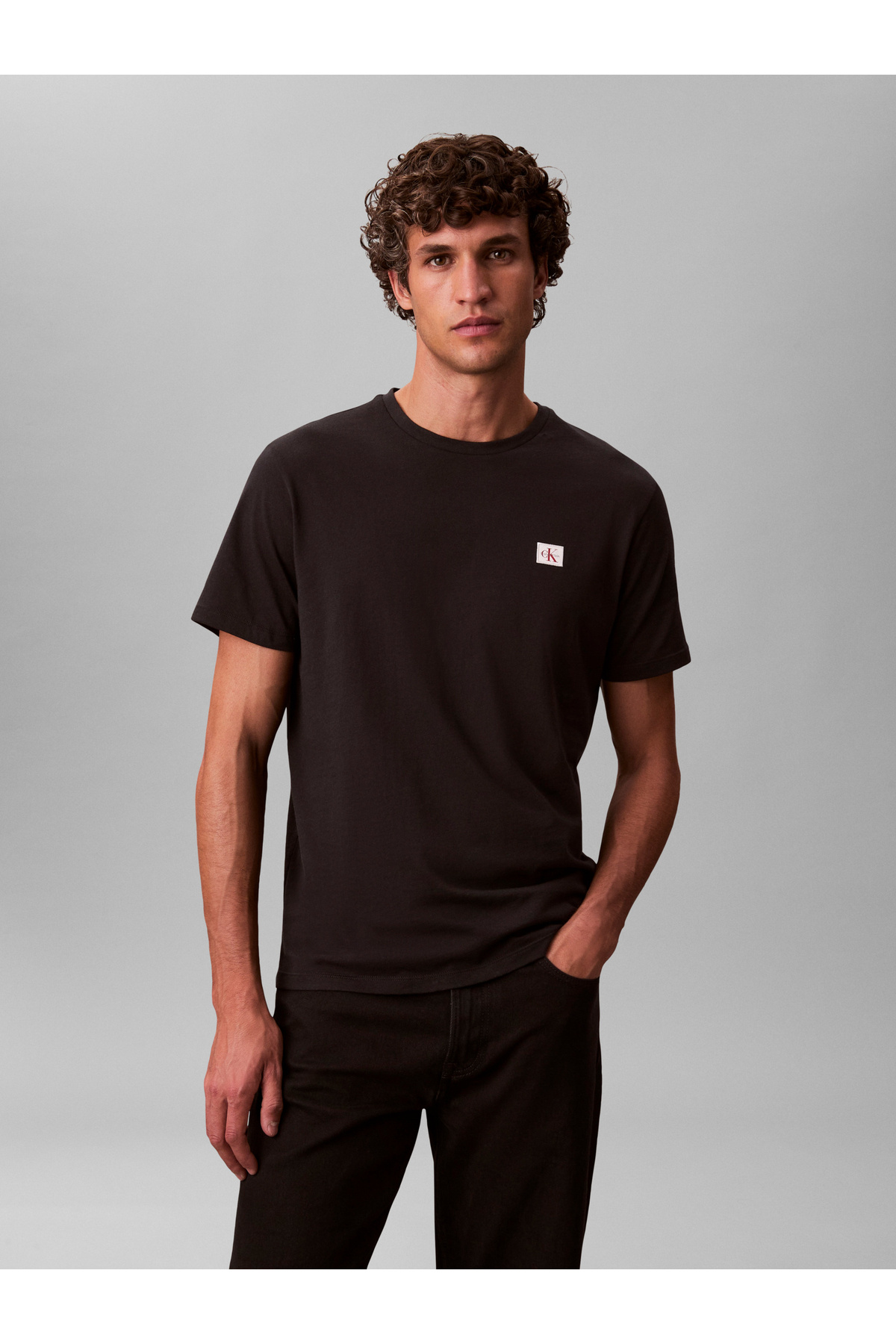 Calvin Klein Чоловіча футболка з круглим вирізом SS Badge 30S Jersey чорного ...