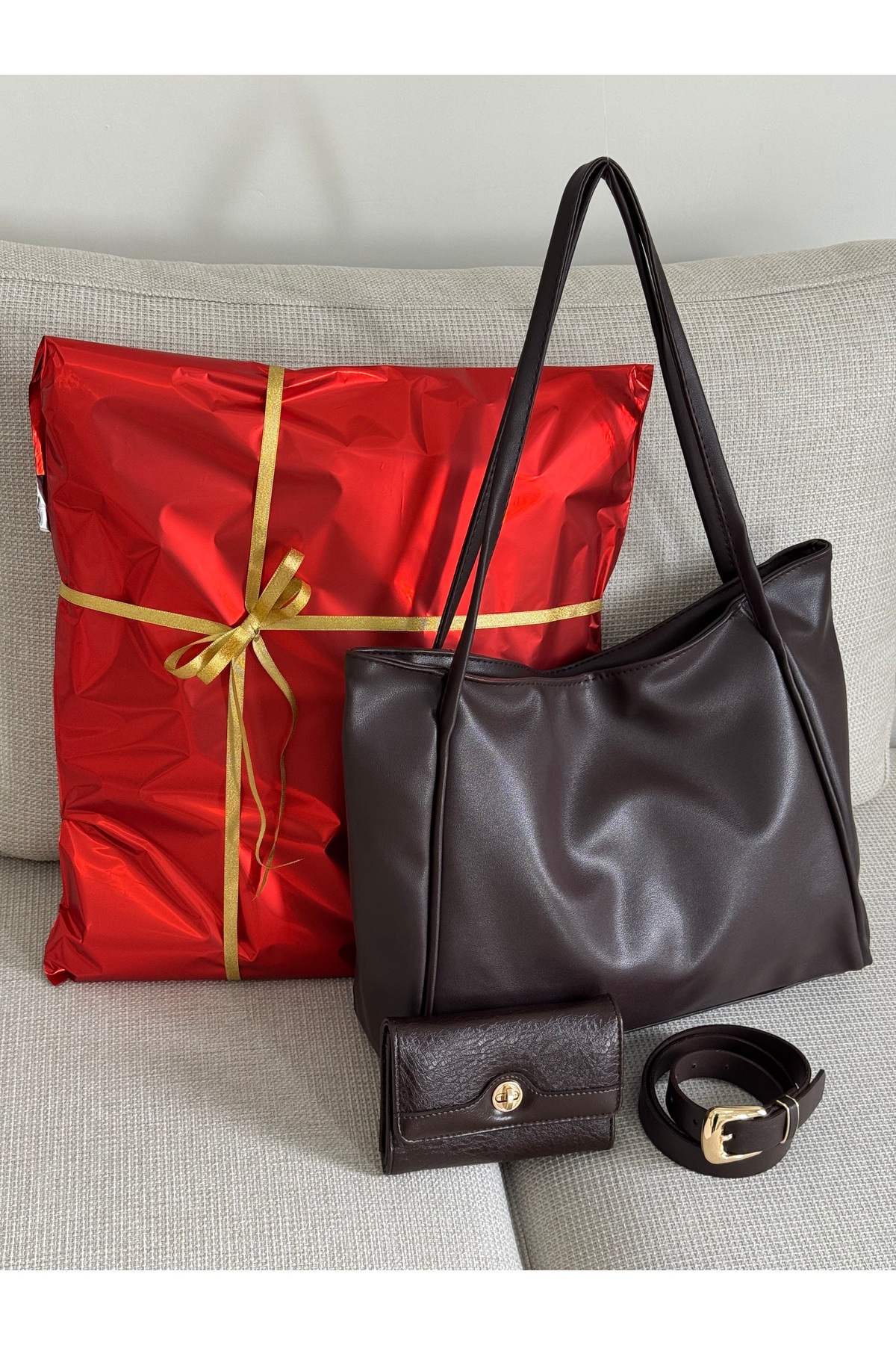 Gift Ready for Special Occasions: Bag, Belt and Wallet Set (Gift Packed)