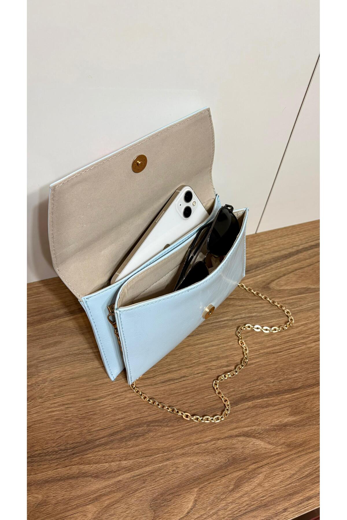 themoiss THE MOİSS BEBE MAVİSİ Çanta Deri Görünümlü Zincir Askılı Kadın El ve Omuz Çantası, Şık Portföy Clutch görsel 2