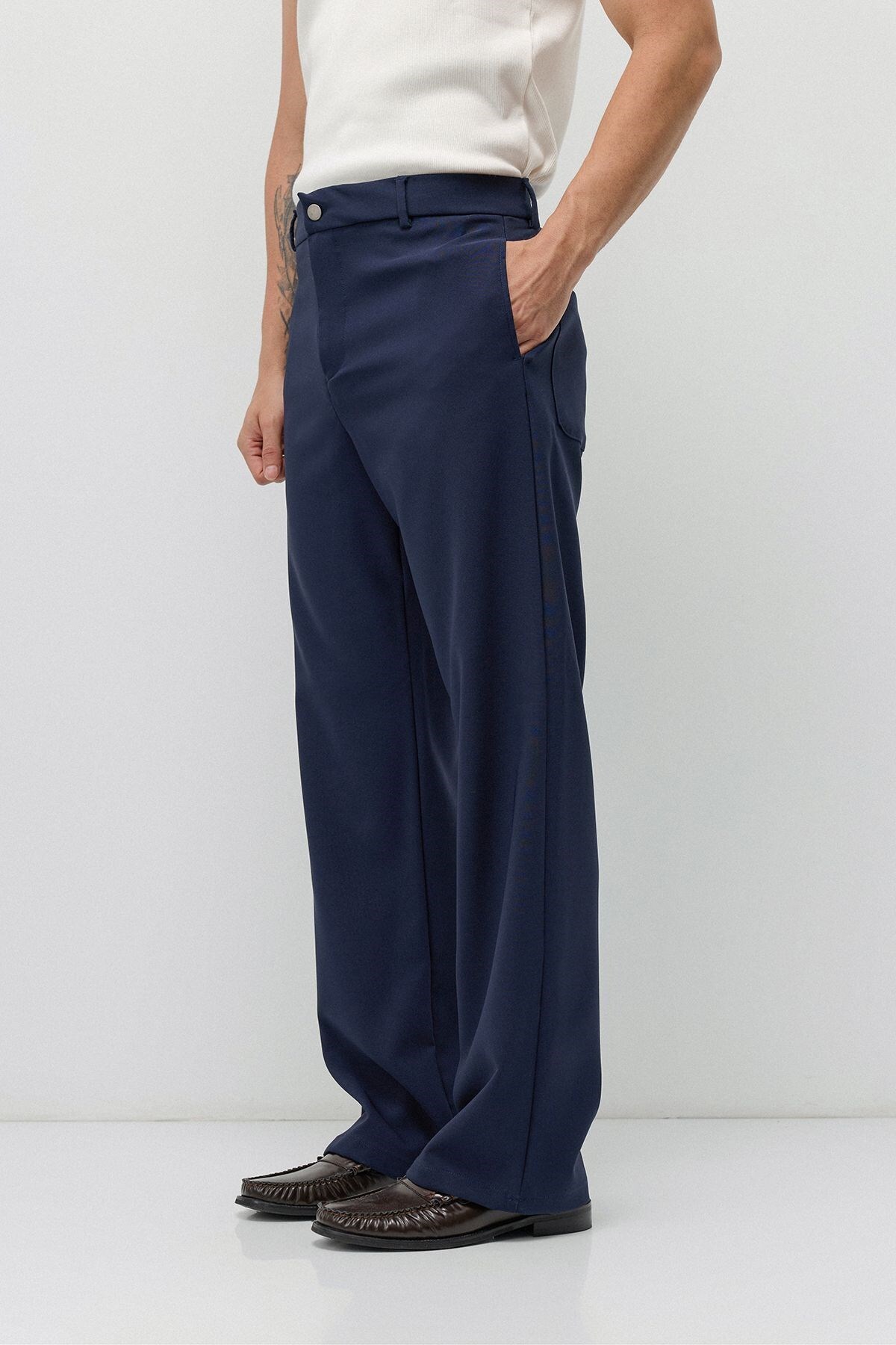 Yüksek Bel Relaxed Wide Leg Kumaş Pantolon Lacivert — سرمه‌ای V80-53 — تصویر 2 از 8