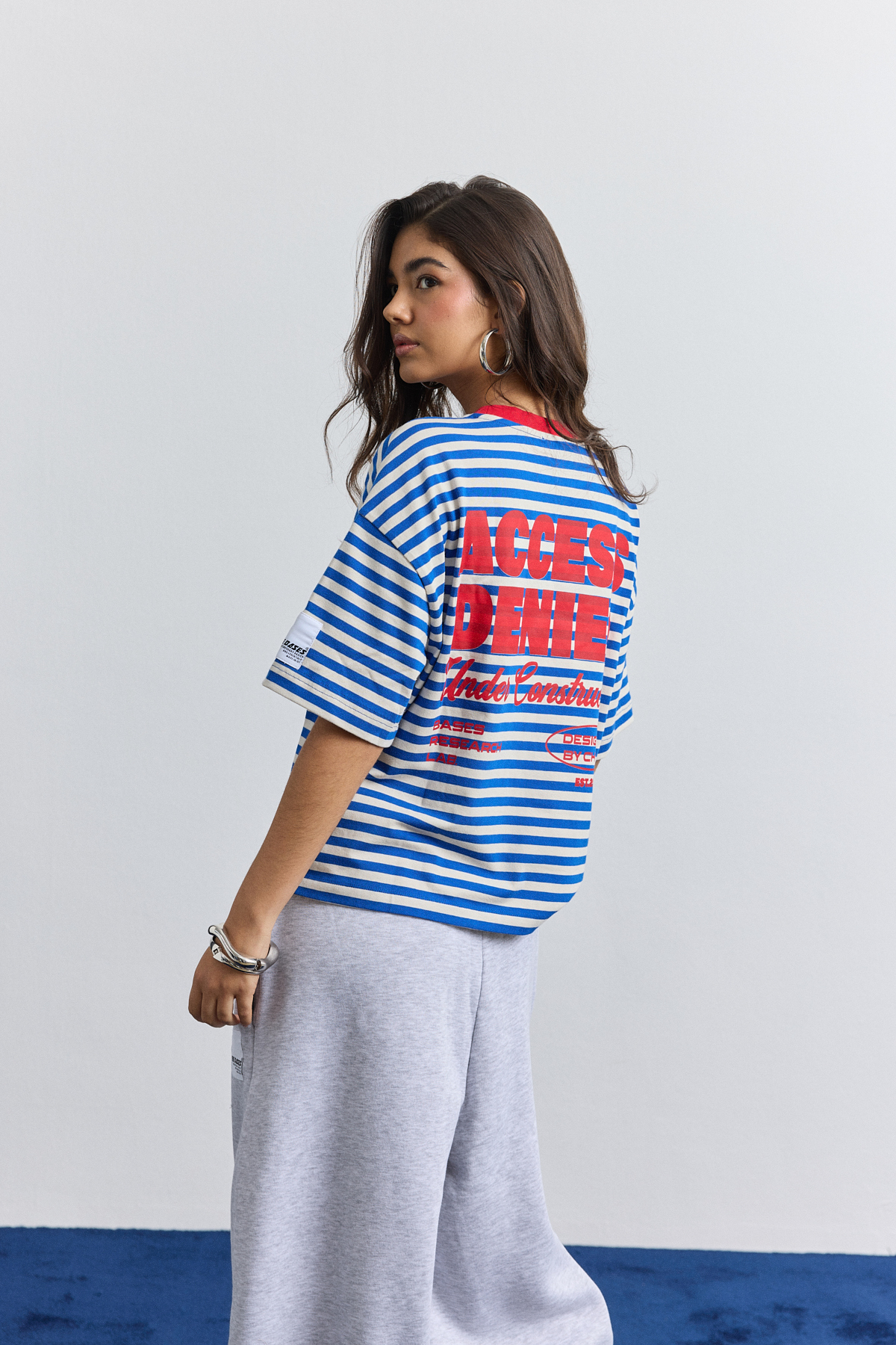 bases. Short Sleeve Striped Back Print Oversize T-Shirt