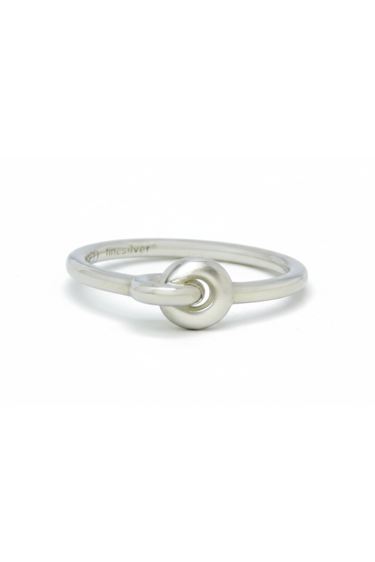 ED Fine Jewelry 925 Ayar Gümüş Düğüm Formlu Modern Yüzük – Minimalist Zincir Halka Detaylı Şık Kadın Yüzük