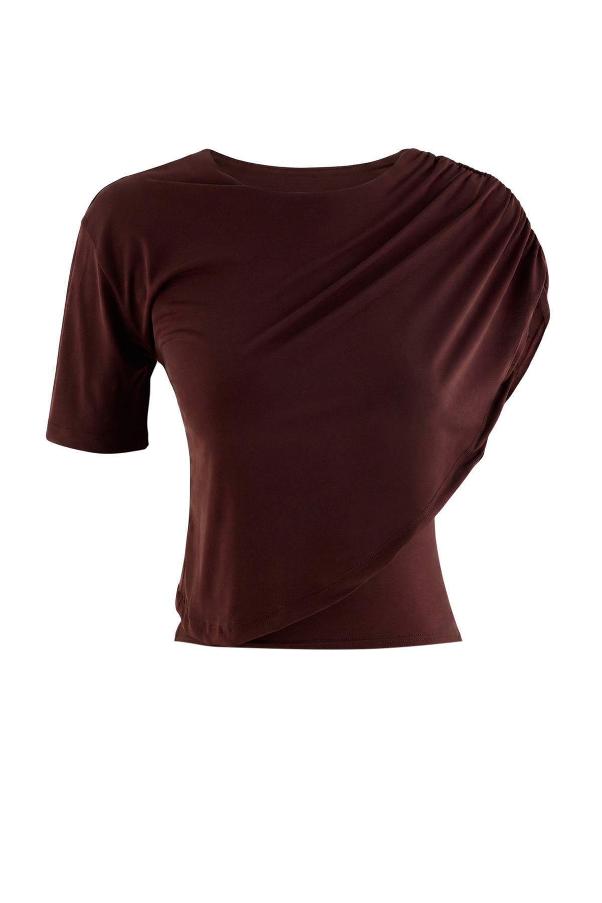 Trendyolmilla Koyu Kahverengi Fitted/Vücuda Oturan Pelerin Detaylı Kısa Kol Esnek Örme Bluz TWOAW27BZ00093