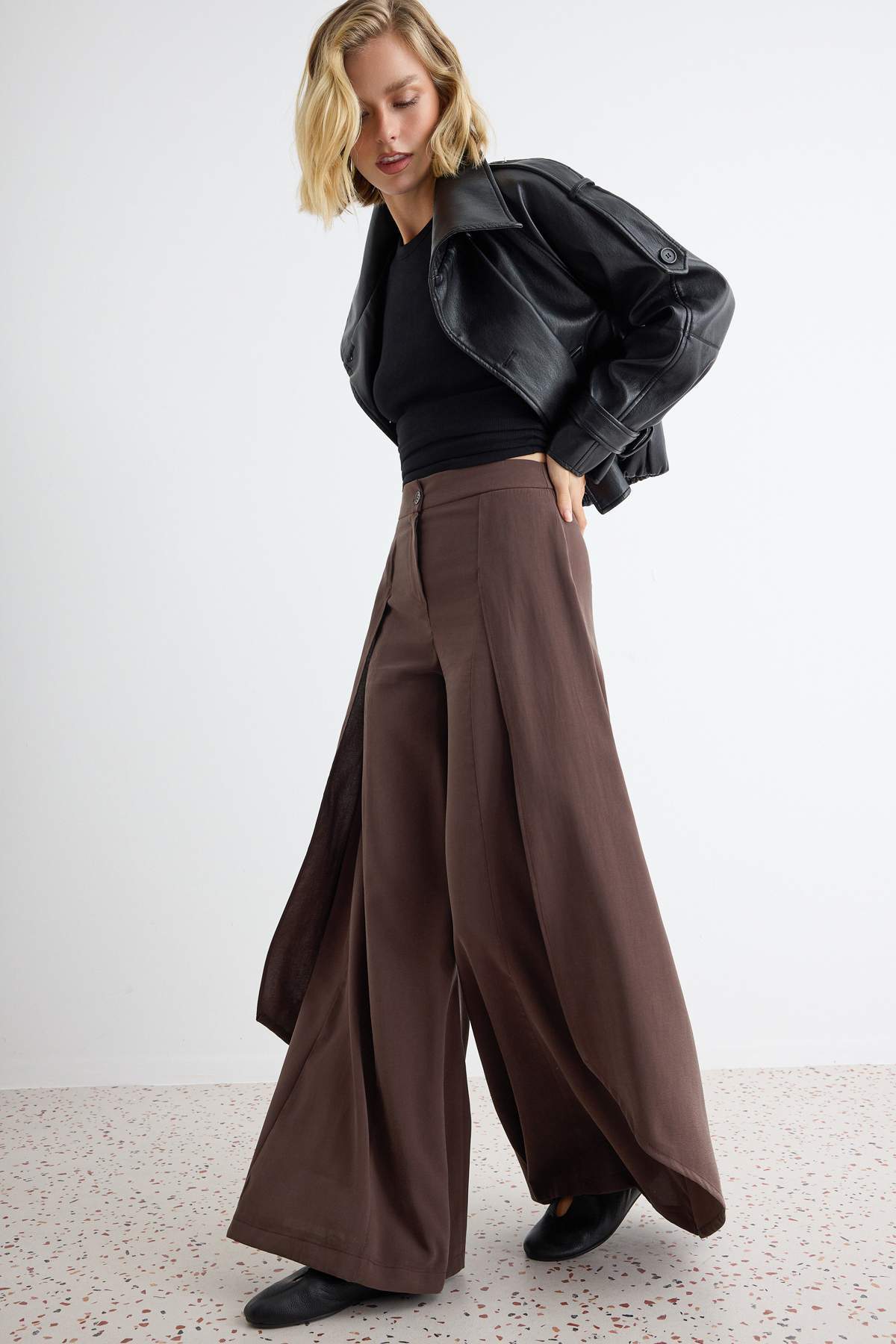 Kahverengi Extra Geniş Paça /Wide Leg Yumuşak Kumaş Pantolon TWOAW27PL00030