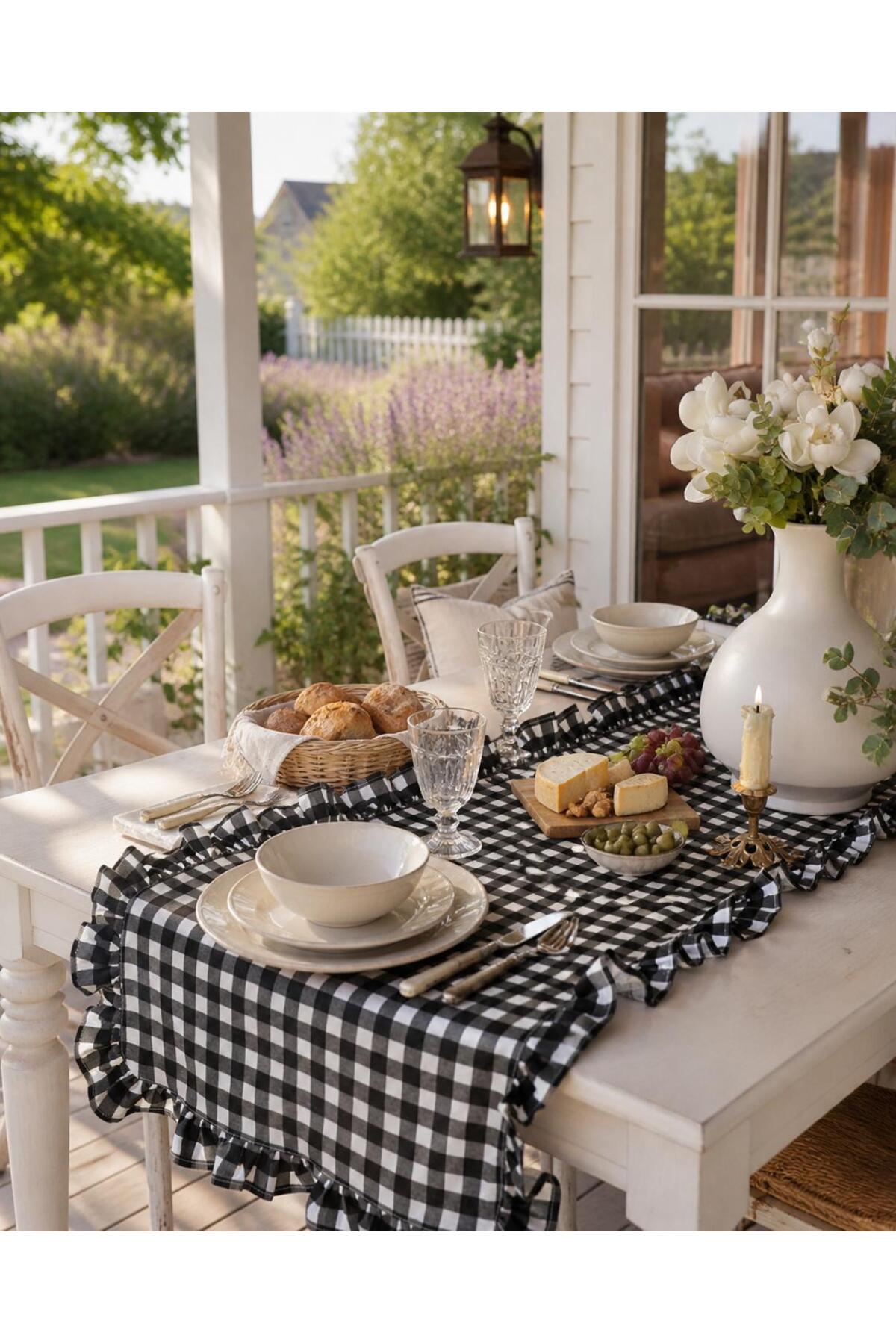 Runner checkered ruffled vintage black duck linen 40x130
