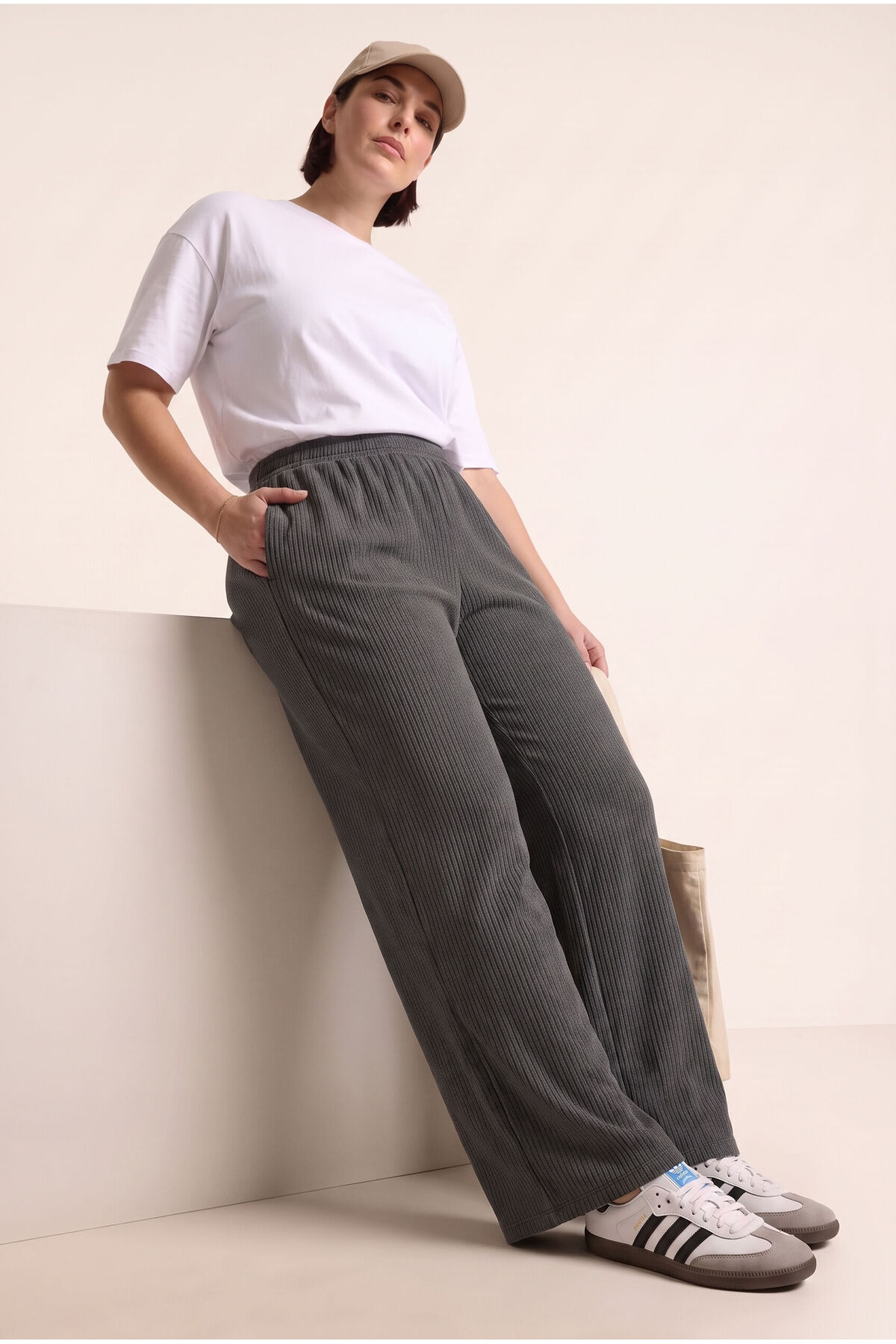 Stil Diva Büyük Beden Beli Lastikli Bol Paça Cepli Pantolon 304012 görsel 2