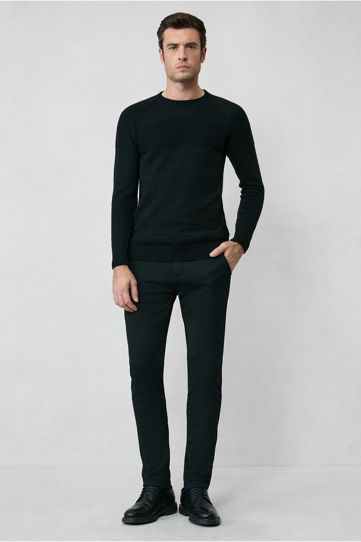 Bisiklet Yaka Slim Fit Dar Kesim Desenli Yünlü Triko Kazak — مشکی 540044 — تصویر 6 از 7