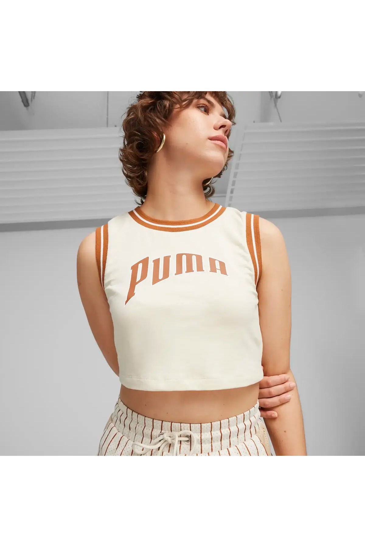 Puma TEAM Graphic Crop Tee Krem Kadın Crop T-Shirt