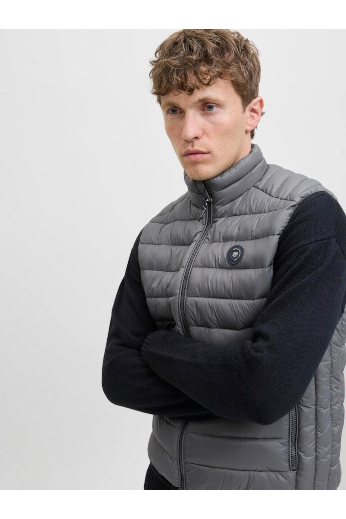 جلیقه مردانه 12280973 JJEBRADLEY یقه بدن گرم سبک NOOS جک اند جونز جلیقه Jack & Jones