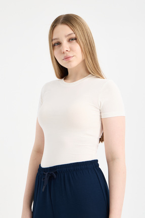 shop Kadın Beyaz %100 Pamuk Ultra Soft Yuvarlak Yaka Kısa Kol Bluz