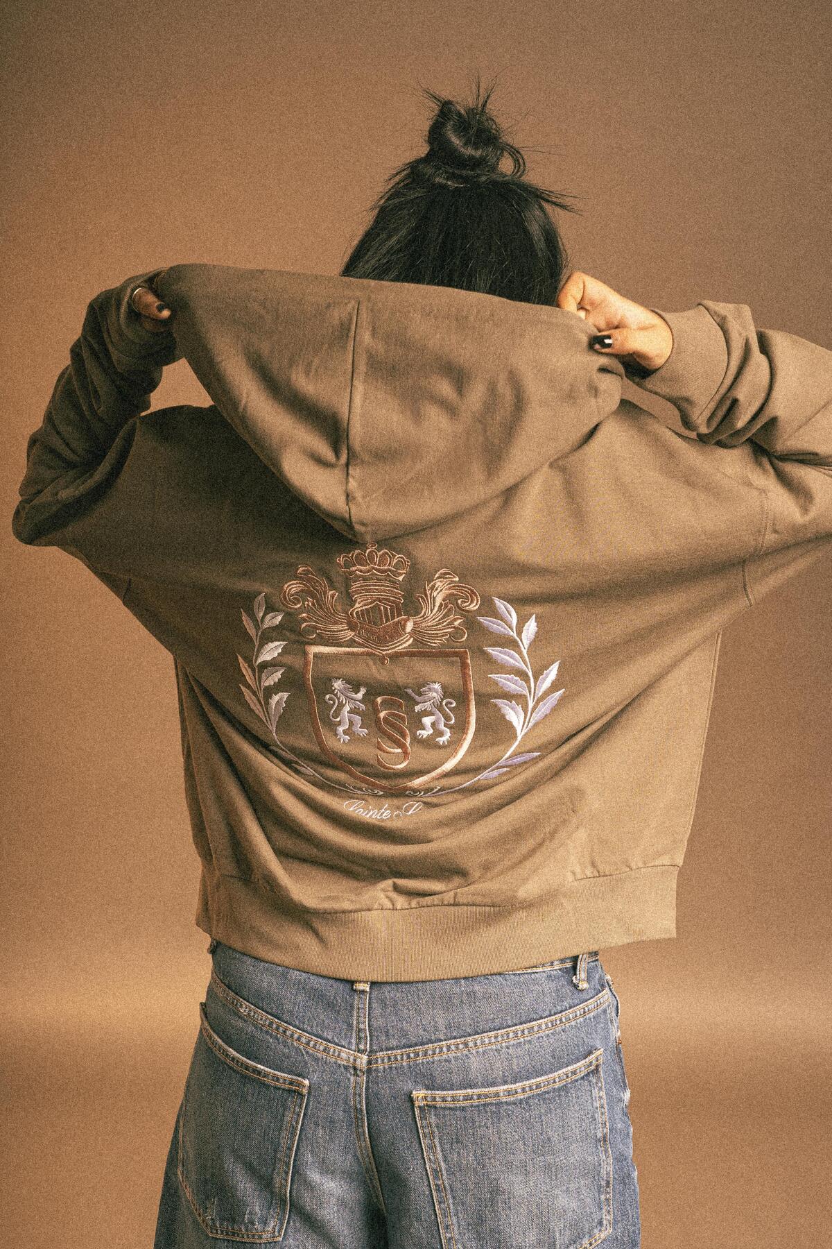 Unisex Nakışlı Pamuklu Boxy Fit Hırka Fermuarlı Sweatshirt Royal Hoodie — قهوه‌ای svg-099-25 — تصویر 3 از 4