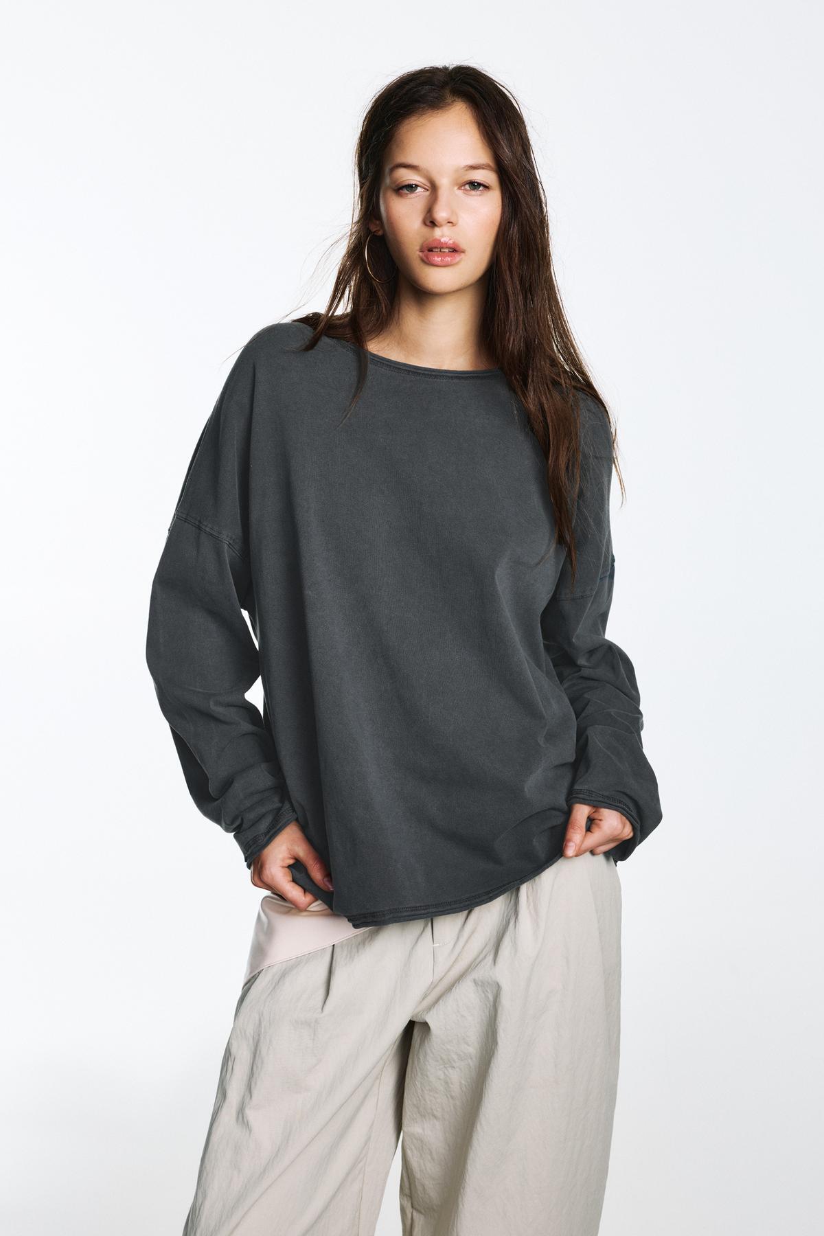 Long sleeve oversized t-shirt