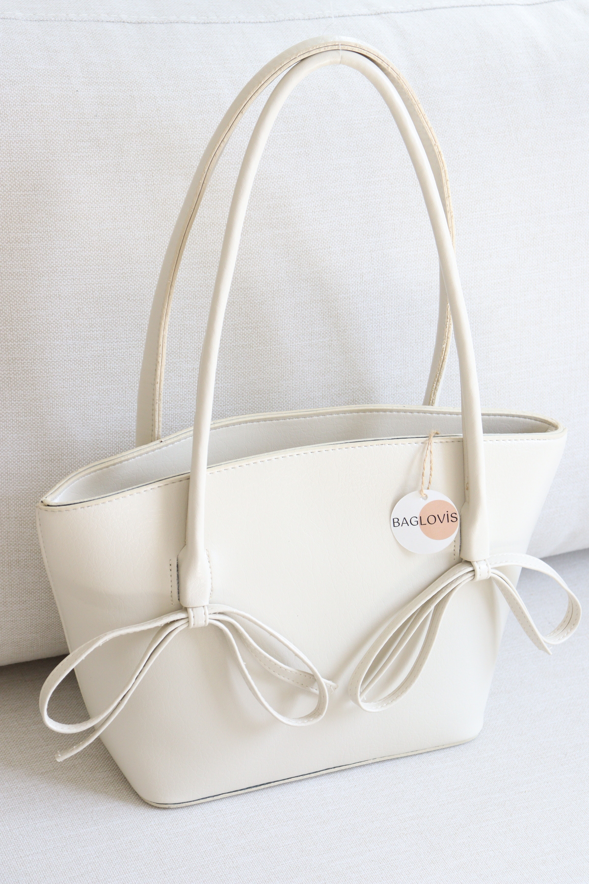 Soft Leather Shoulder Bag with Lace Detail Large Inner Volume Sleeve Bag En33 Size23