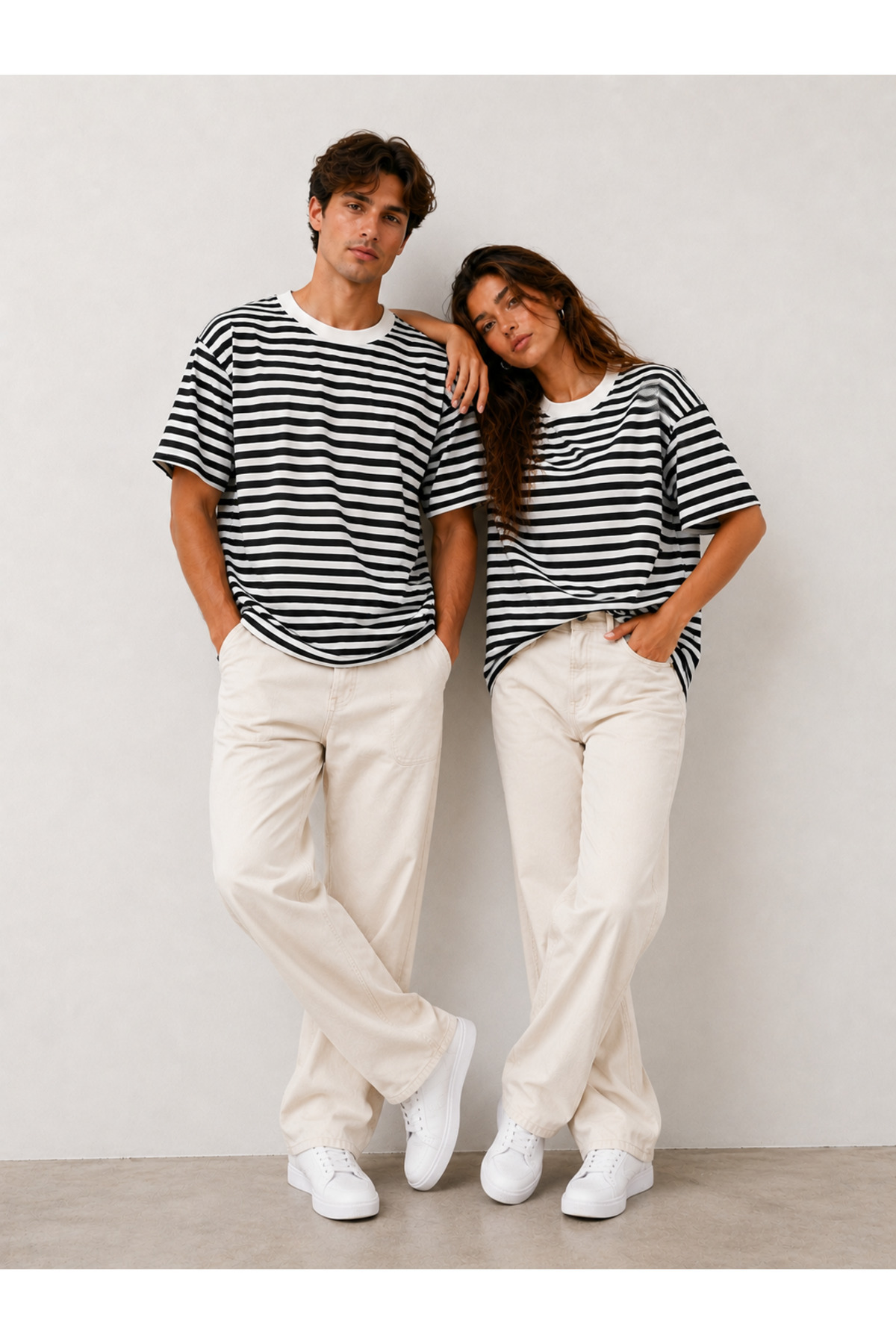 kayzn.tr  Unisex Siyah Beyaz Çizgili Oversize Basic Tişört - Görsel 2