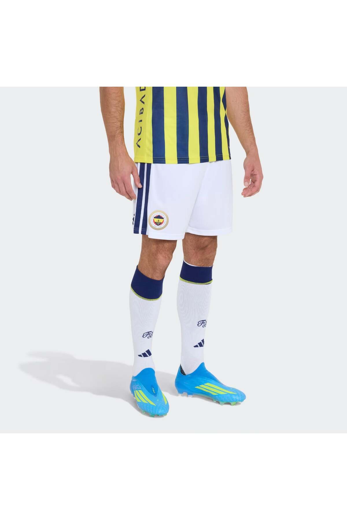 شورت ورزشیمردانهadidasسفید