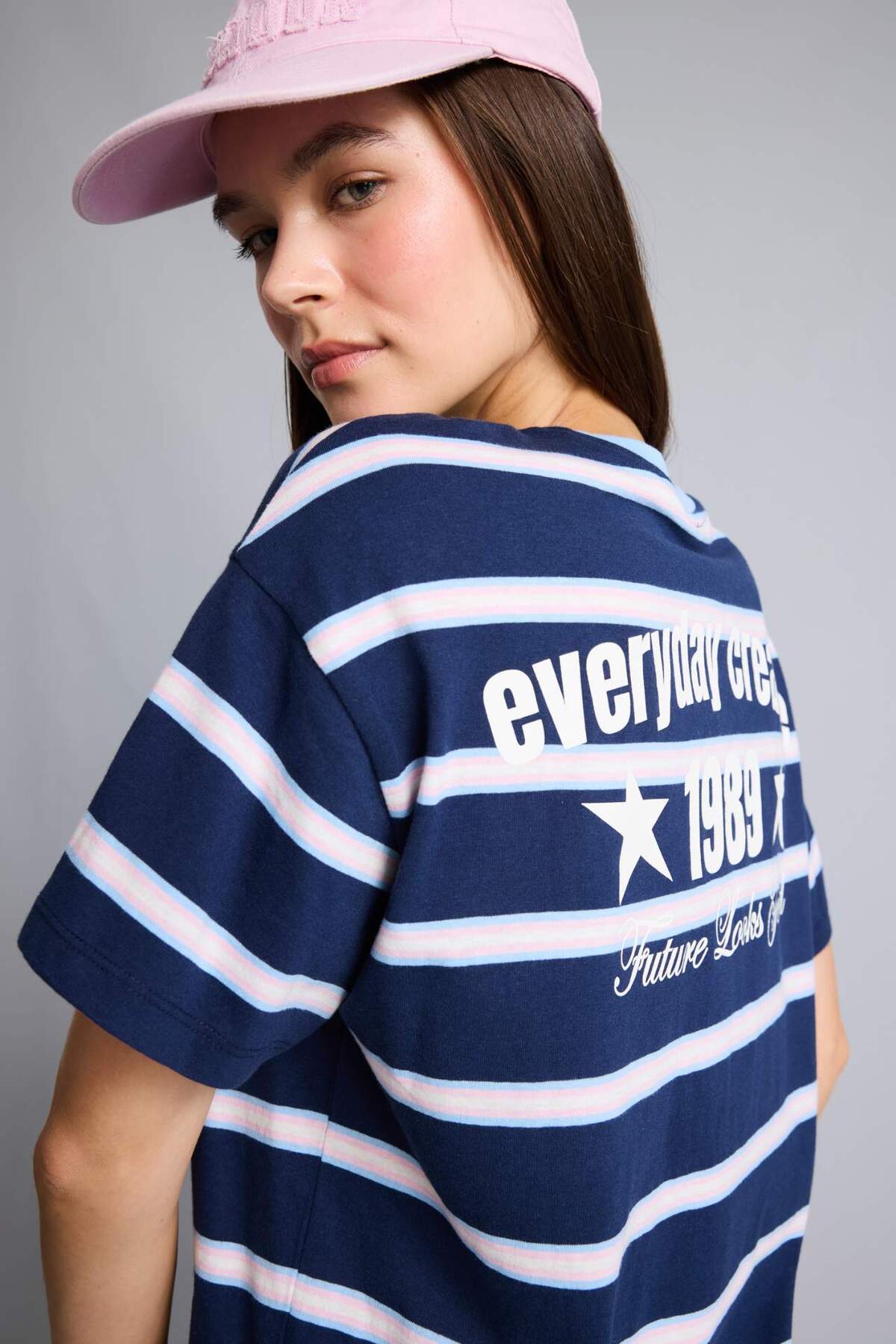 Defacto 100% Cotton Oversized Crew Neck Back Printed Short Sleeve Navy Blue T-Shirt H4195Ax26Au