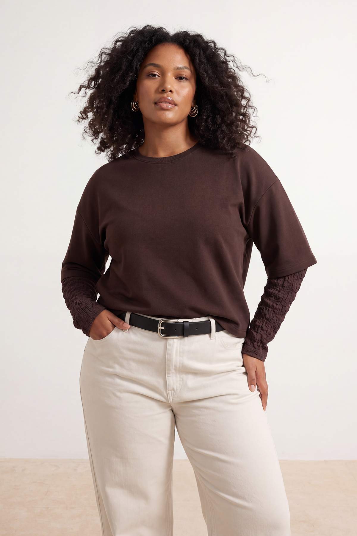 Trendyolmilla Curve Kahverengi Dantel Kol Detaylı Büyük Beden T-shirt TBBSS26BF00048